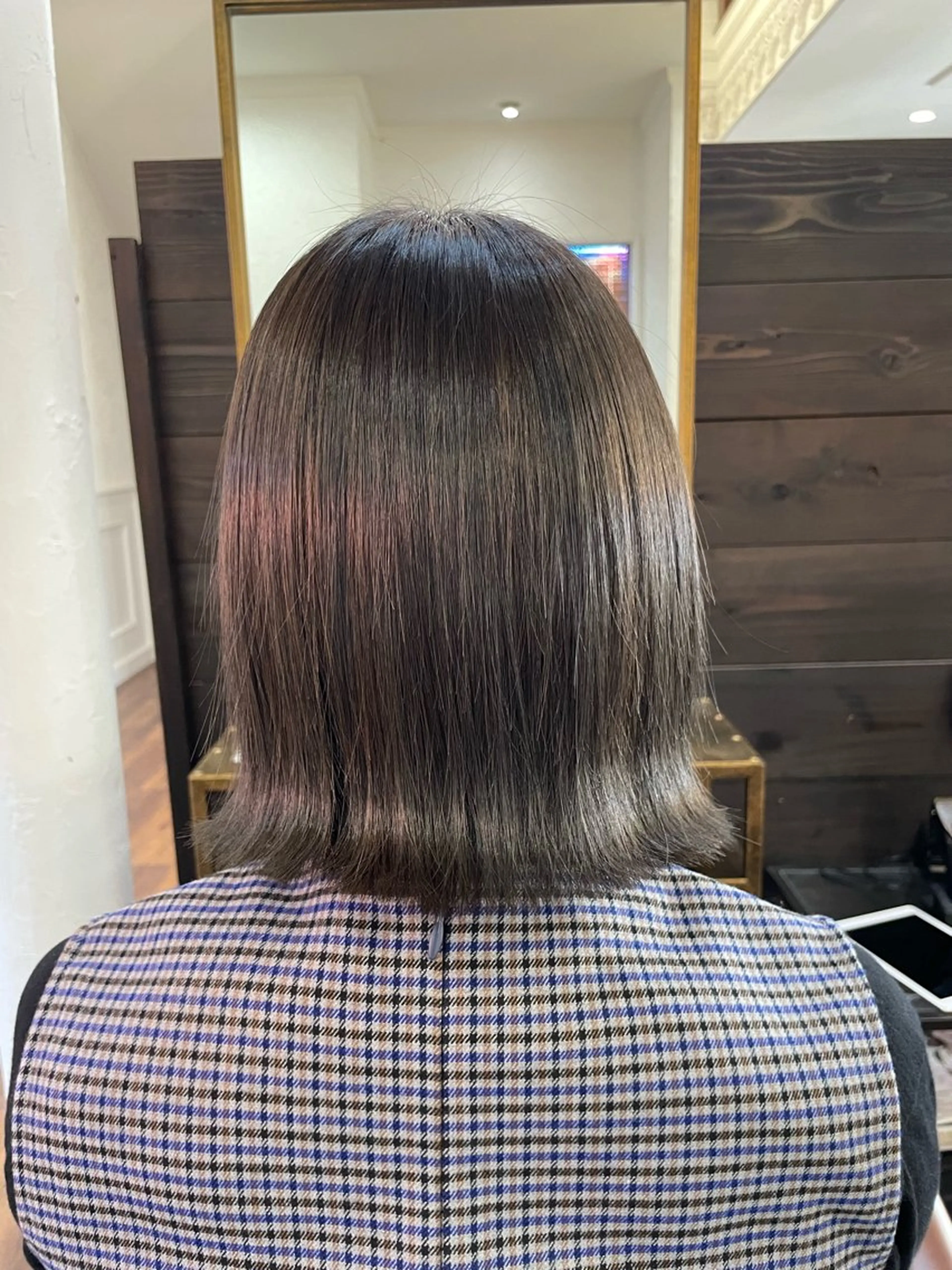 ミディアム カット ヘアカラー トリートメント 下林 雅明のヘアスタイル