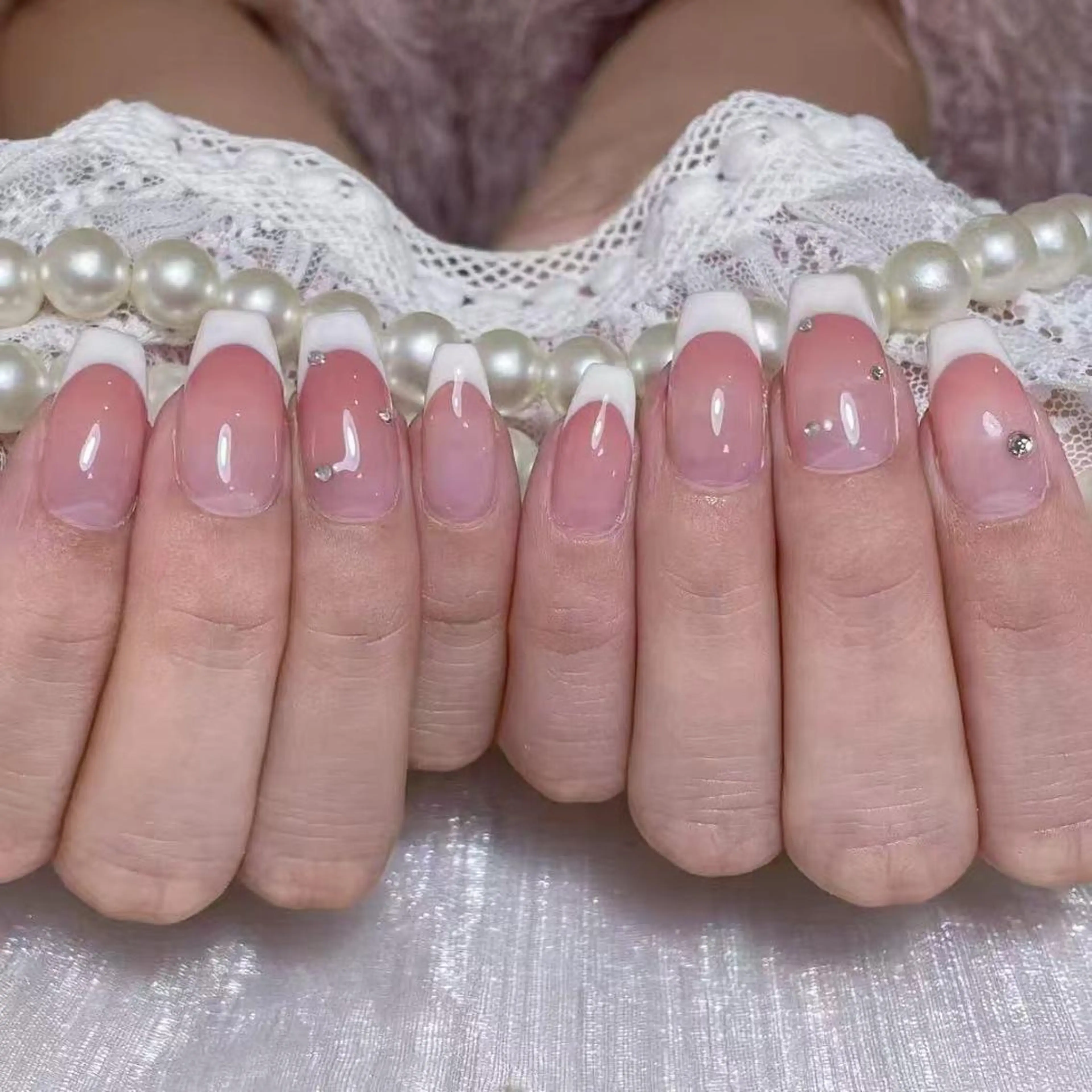 ネイル アートネイル オーロラネイル ガーリー キラキラネイル 韓国ネイル ハンドネイル ハンドケア Plenty 🚢のネイルデザイン