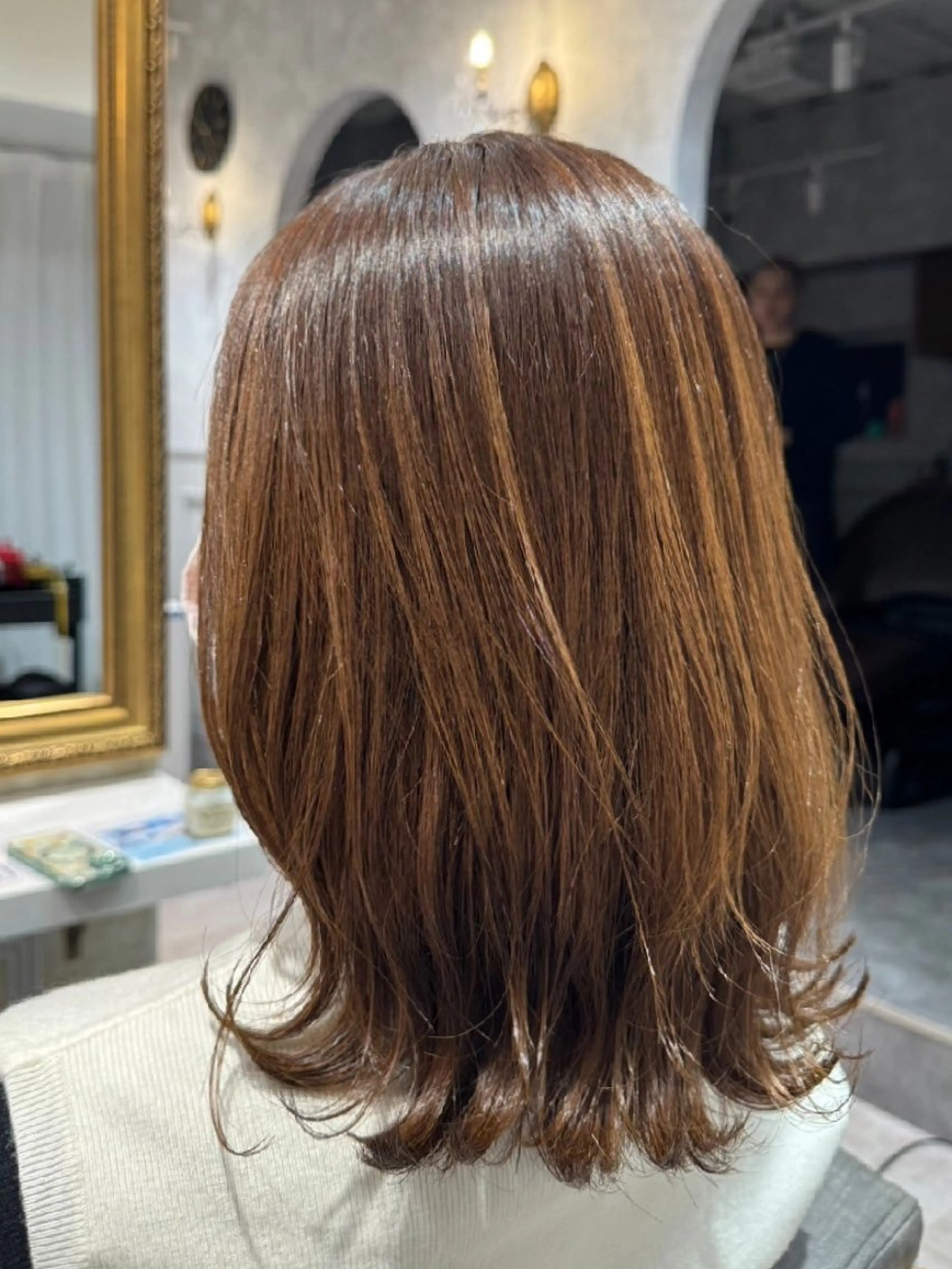 ミディアム ミディアムレイヤー レイヤーカット 外ハネヘア 小黒泰佑/東銀座 /縮毛矯正特化のヘアスタイル