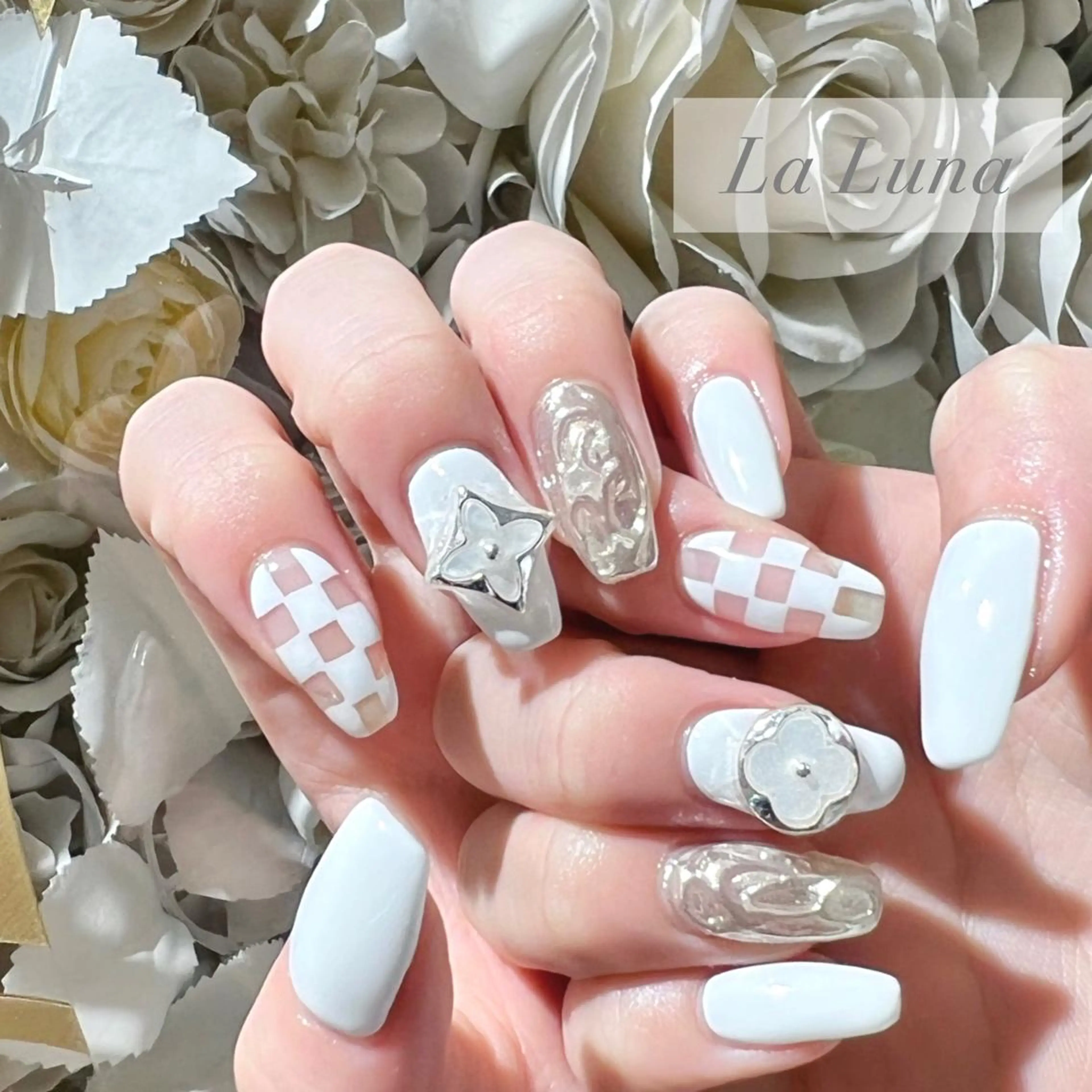ネイル ＬａＬｕｎａ🌙 Natsukiのネイルデザイン