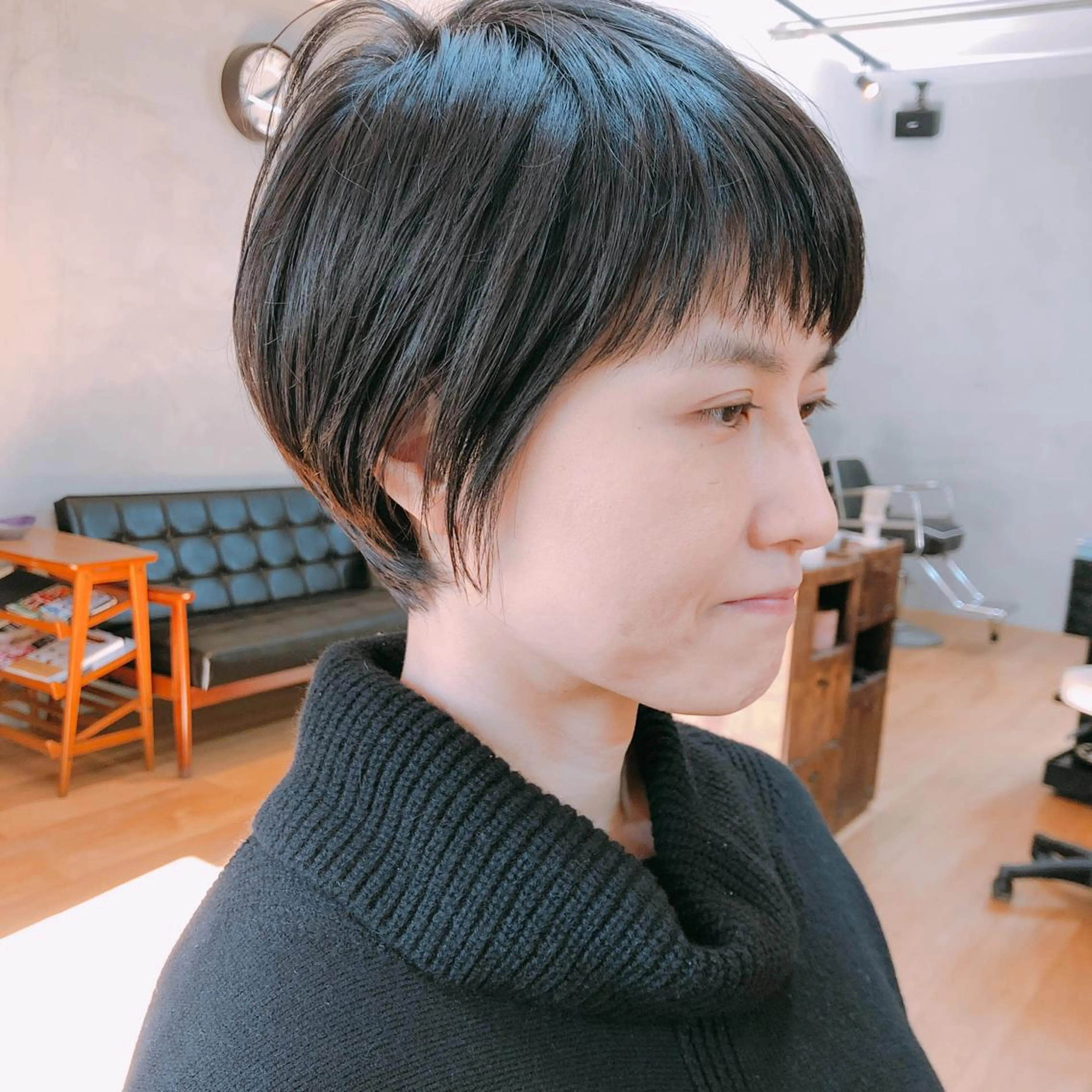 ショート カラー 伊藤 佳代子のヘアスタイル