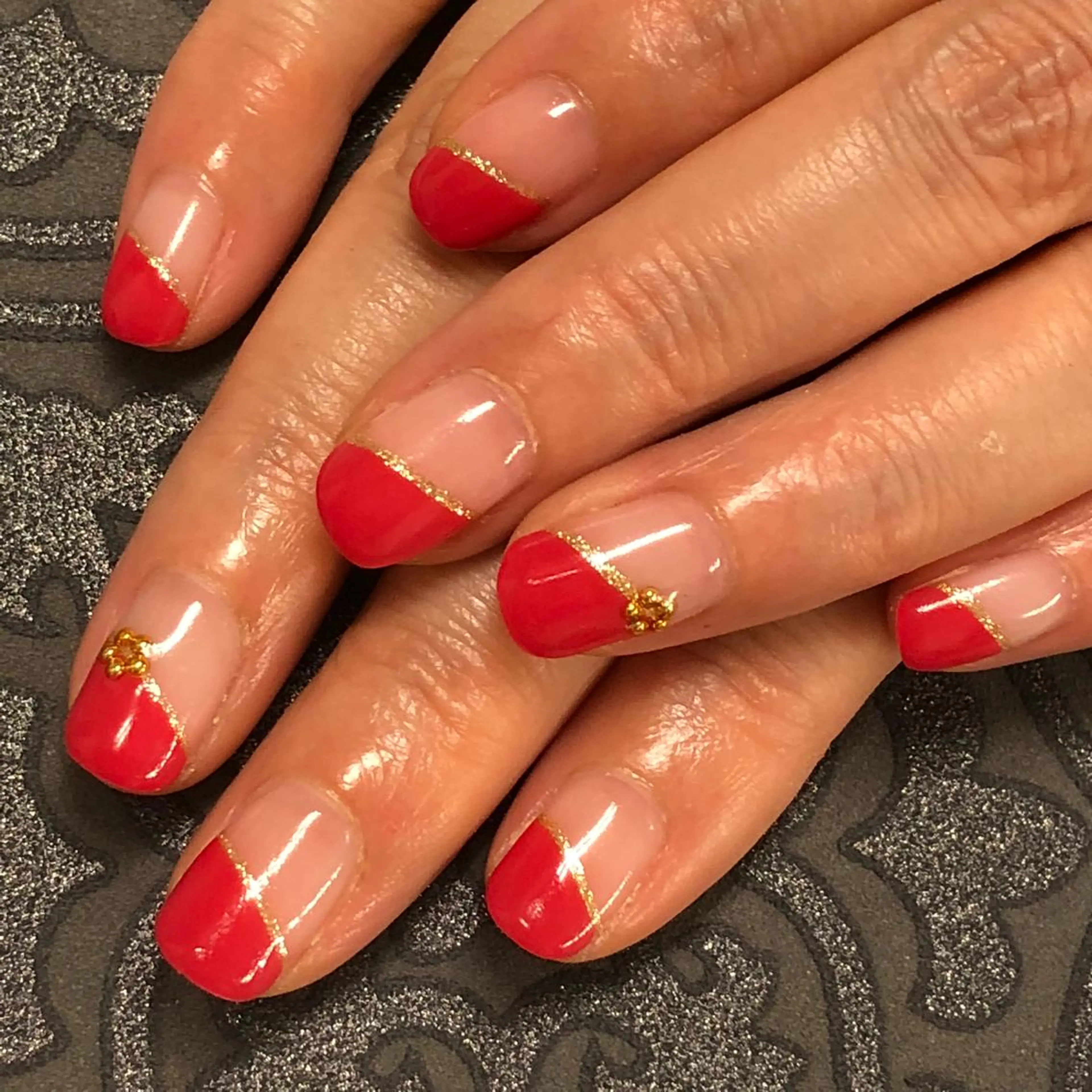ネイル フレンチネイル 斜めフレンチ KIREIE NAILSのネイルデザイン
