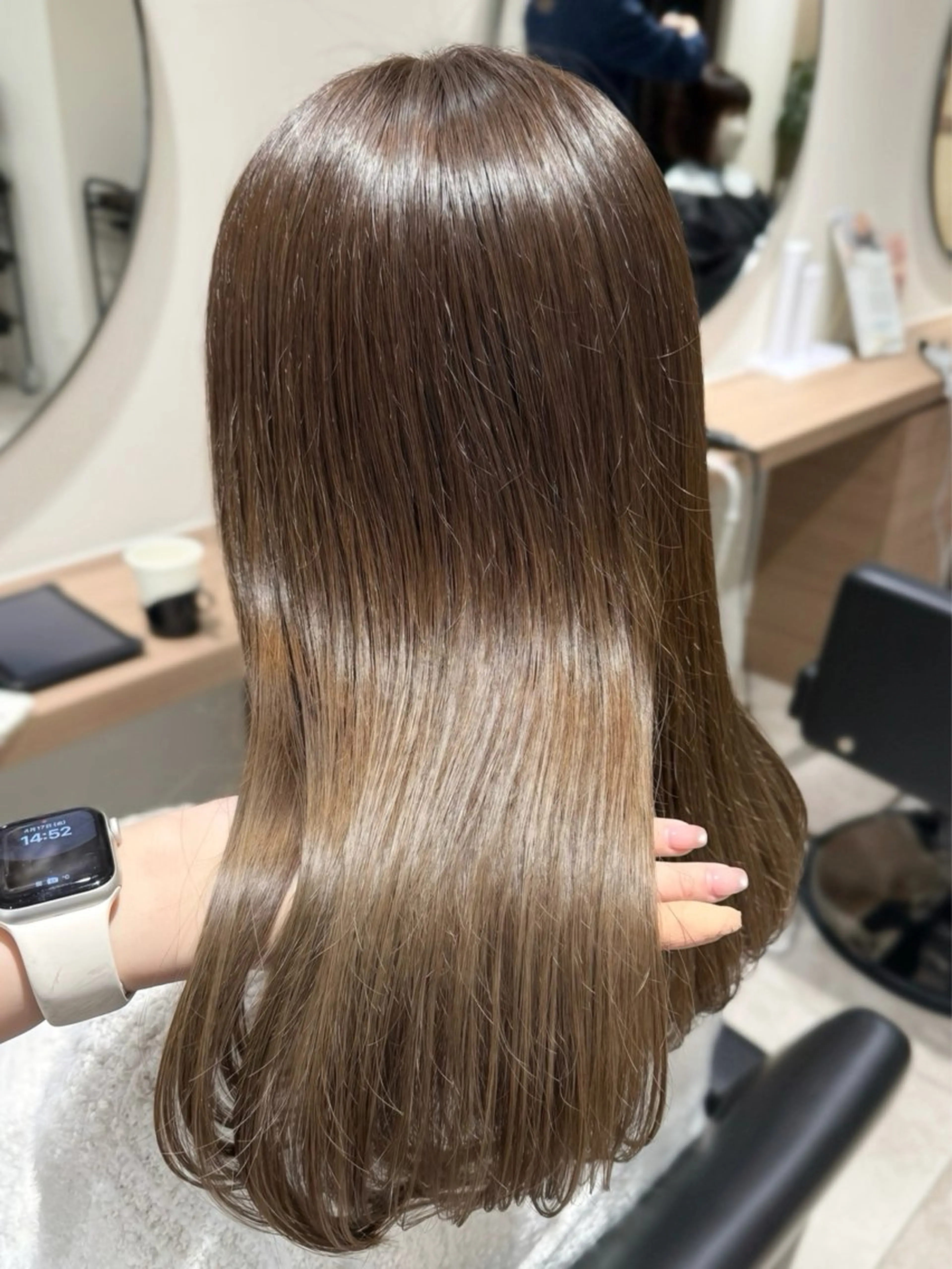 セミロング ヘアカラー トレンドレイヤー🤍 顔周り/wakaのヘアスタイル