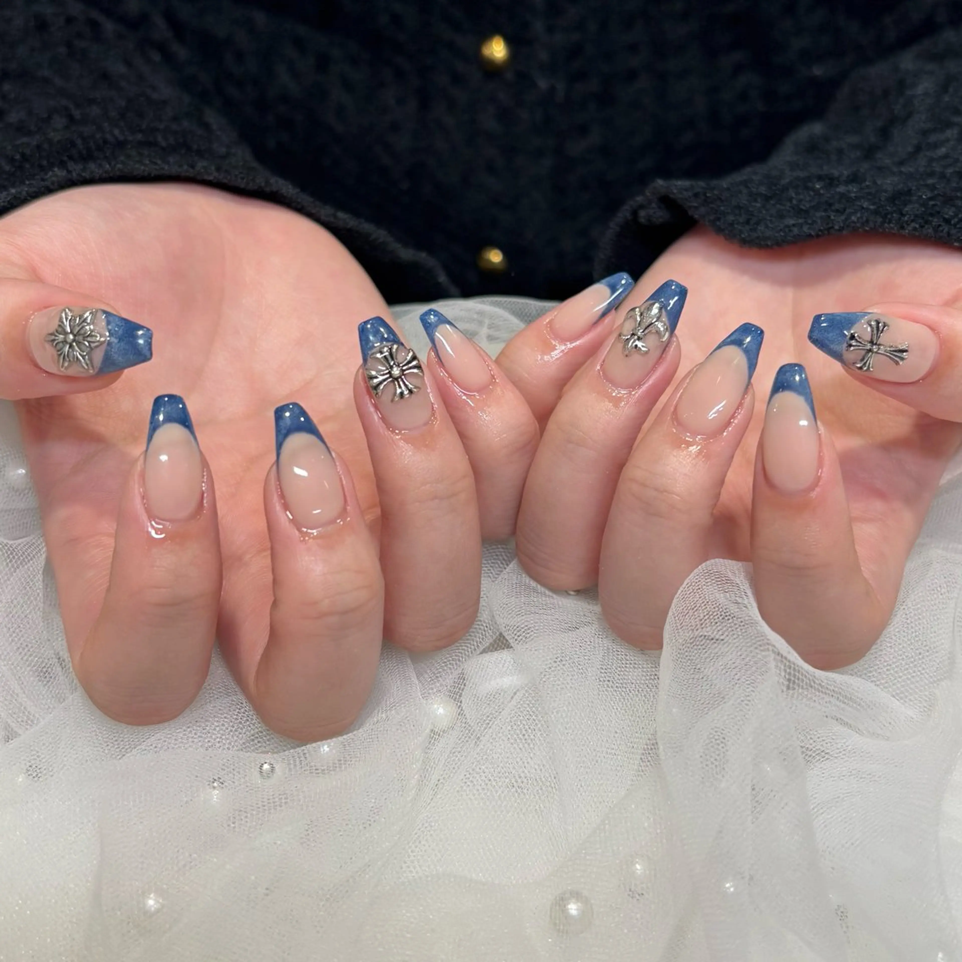 ネイル フレンチネイル ハンドネイル 荒巻 めいのネイルデザイン