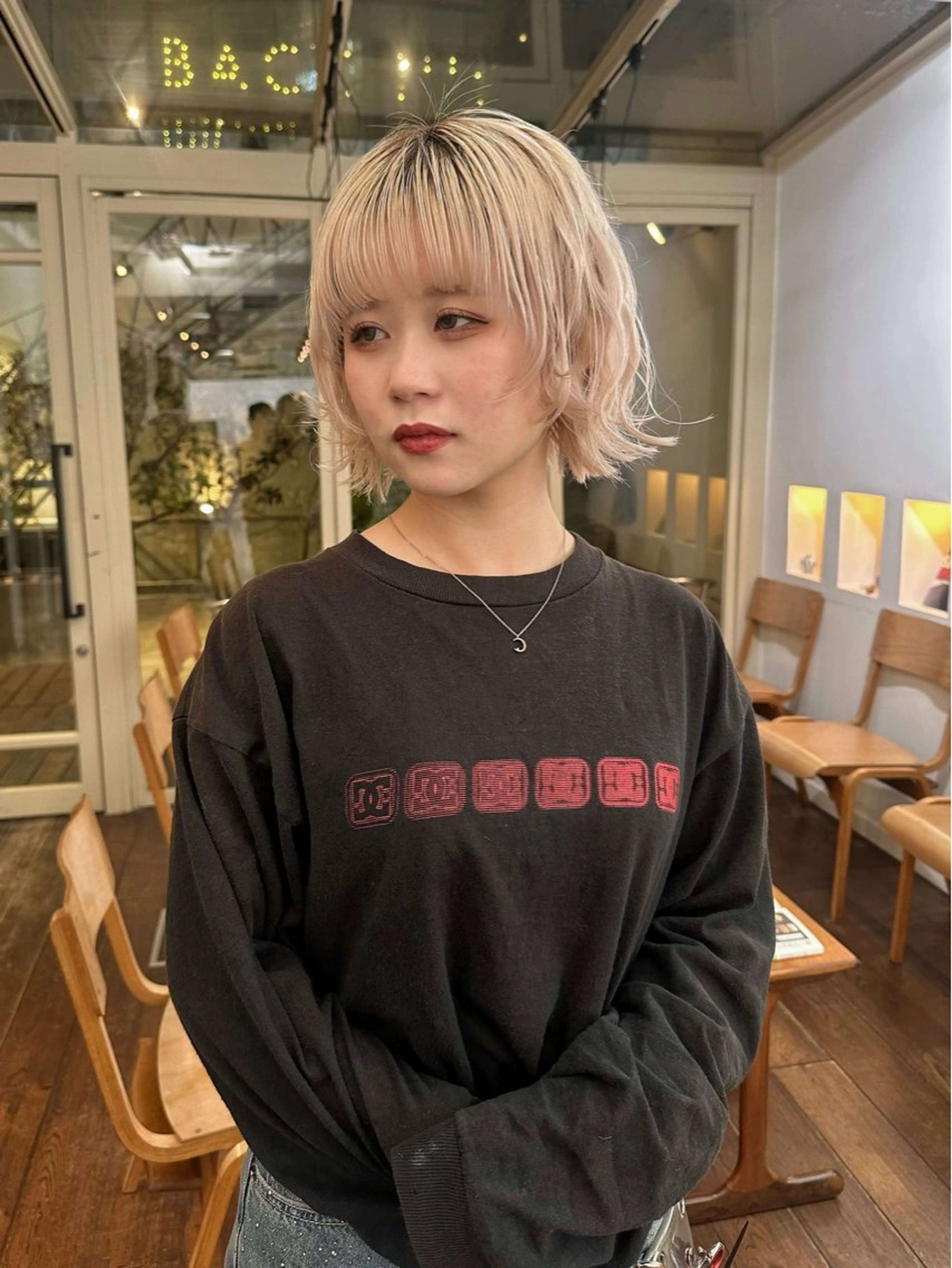 ミディアム 狐塚 未咲のヘアスタイル