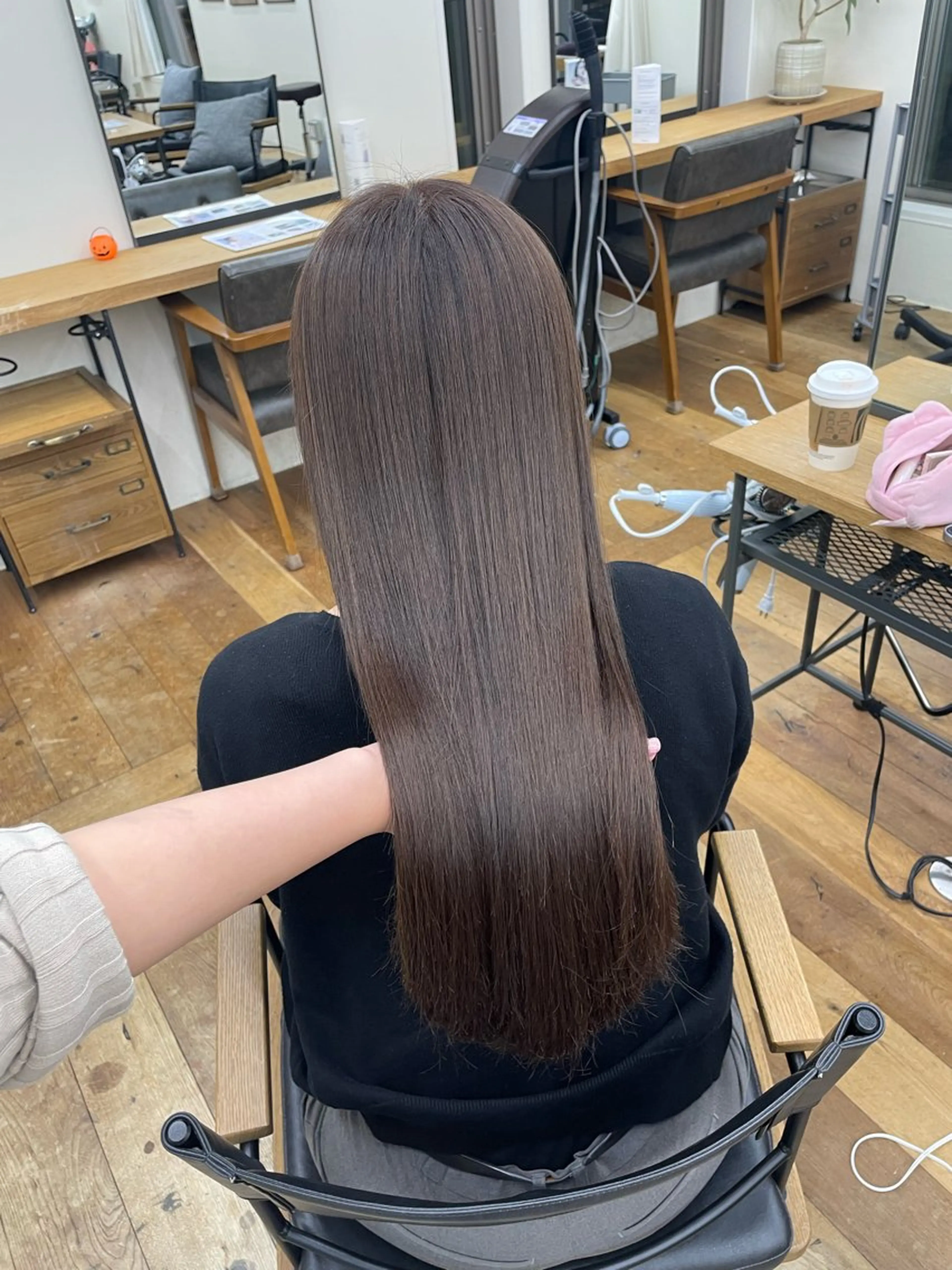 ロング レイヤーカット 🌱 ブリーチ はるかのヘアスタイル