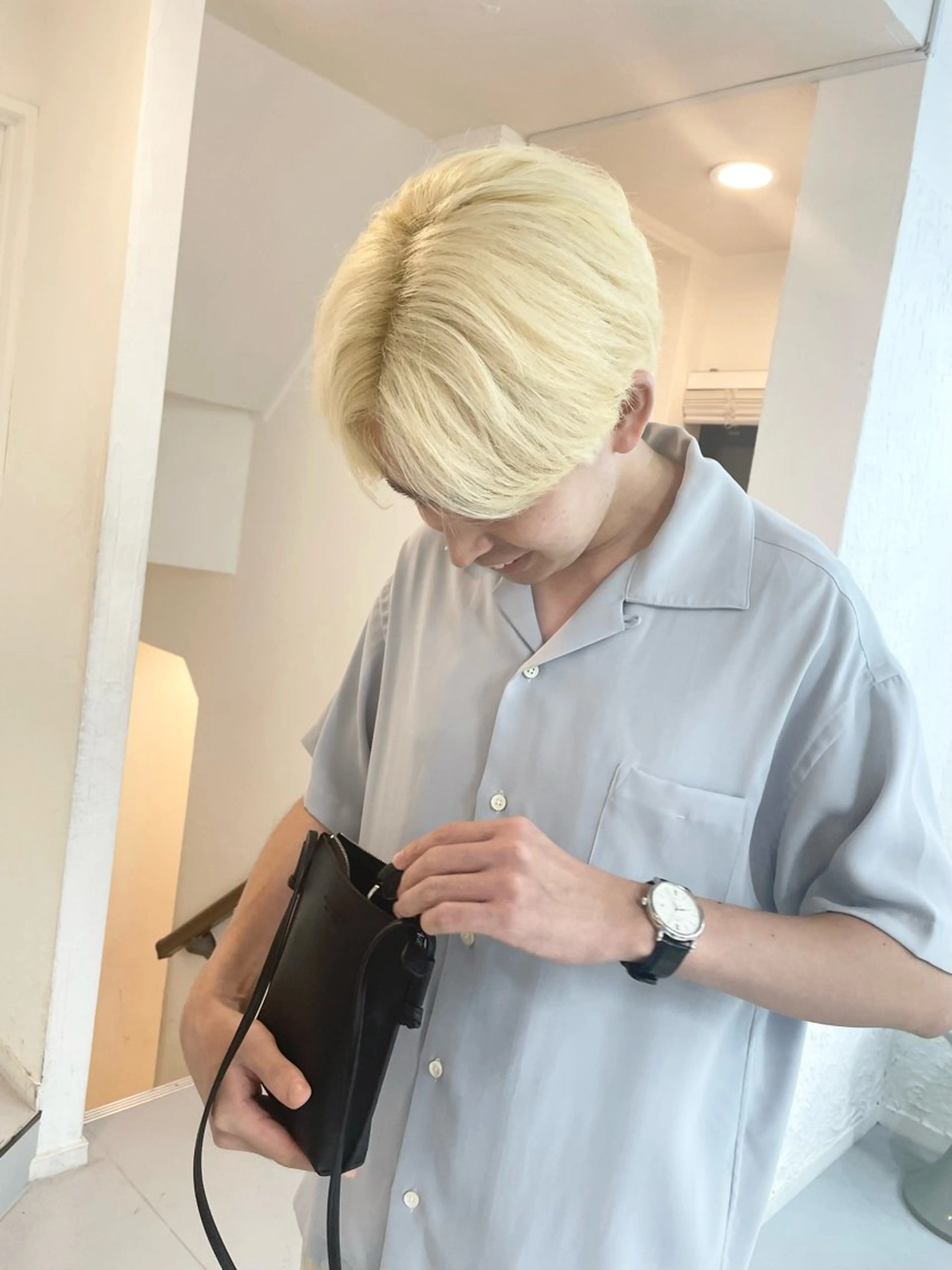 ショート カラー メンズ メンズハイトーン ハイトーンカラー カット ヘアカラー トリートメント ハイトーン×レイヤー ／遠藤将太のヘアスタイル