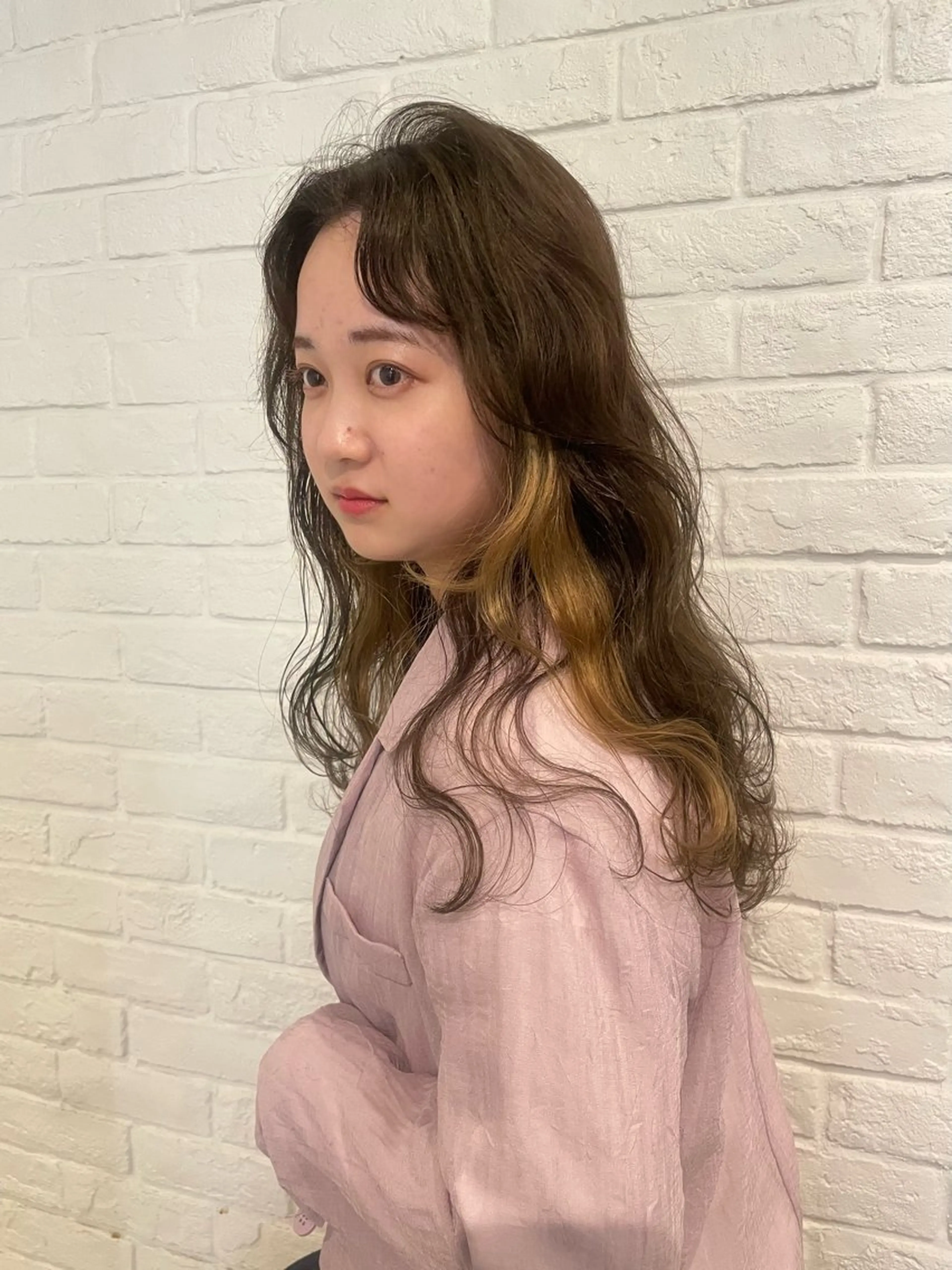 ロング カラー イヤリングカラー ヘアカラー 🌟デザインカラー 🌟コノミ🌟のヘアスタイル