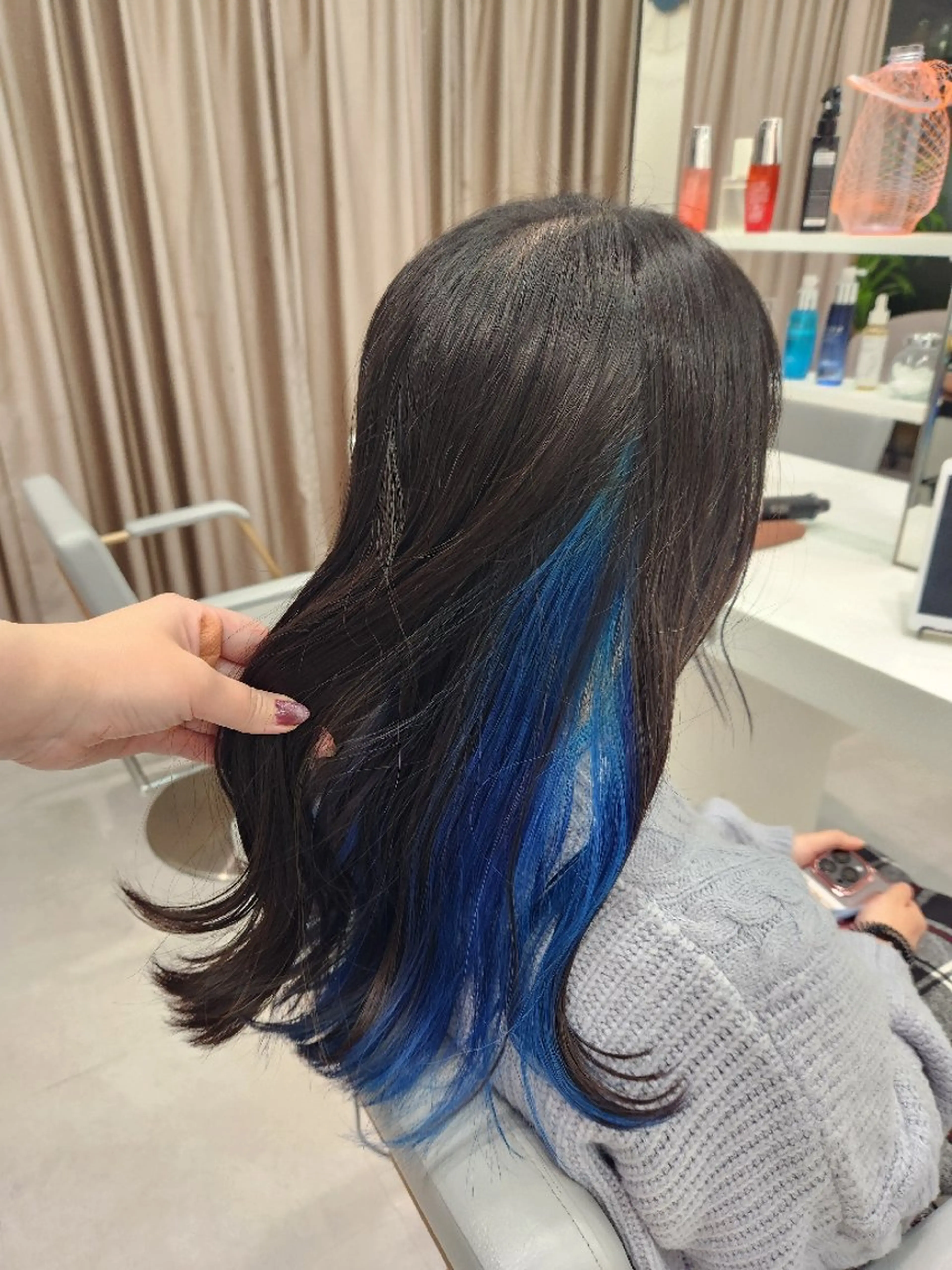 ロング カラー インナーカラー 推しアニメカラー🌈 ツヤ透明感カラー🦄のヘアスタイル