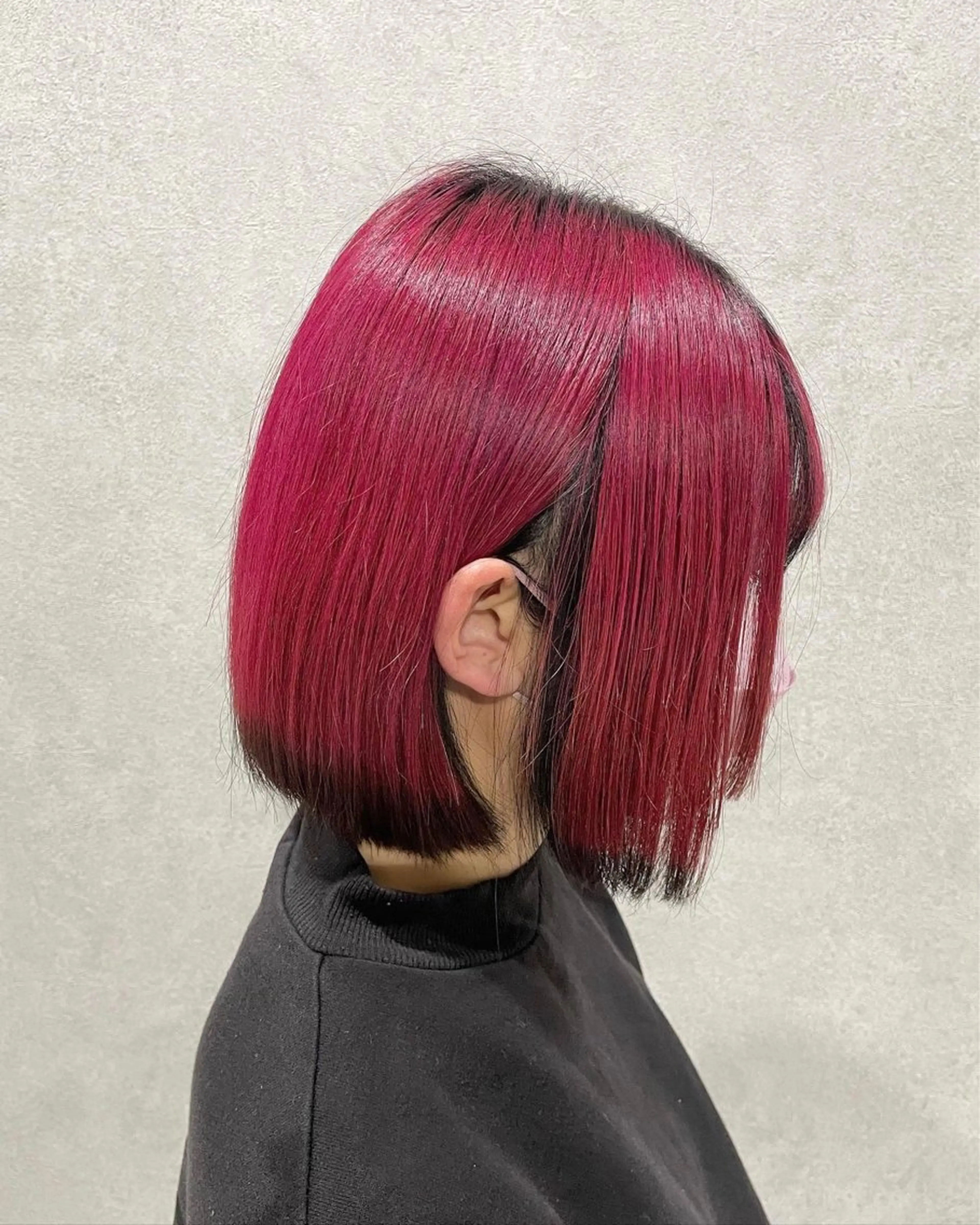 ショート カラー ヘアアレンジ ショートボブ 黒髪 ボルドーカラー デザインカラー ダブルカラー カット ヘアカラー Hiro ヒロのヘアスタイル