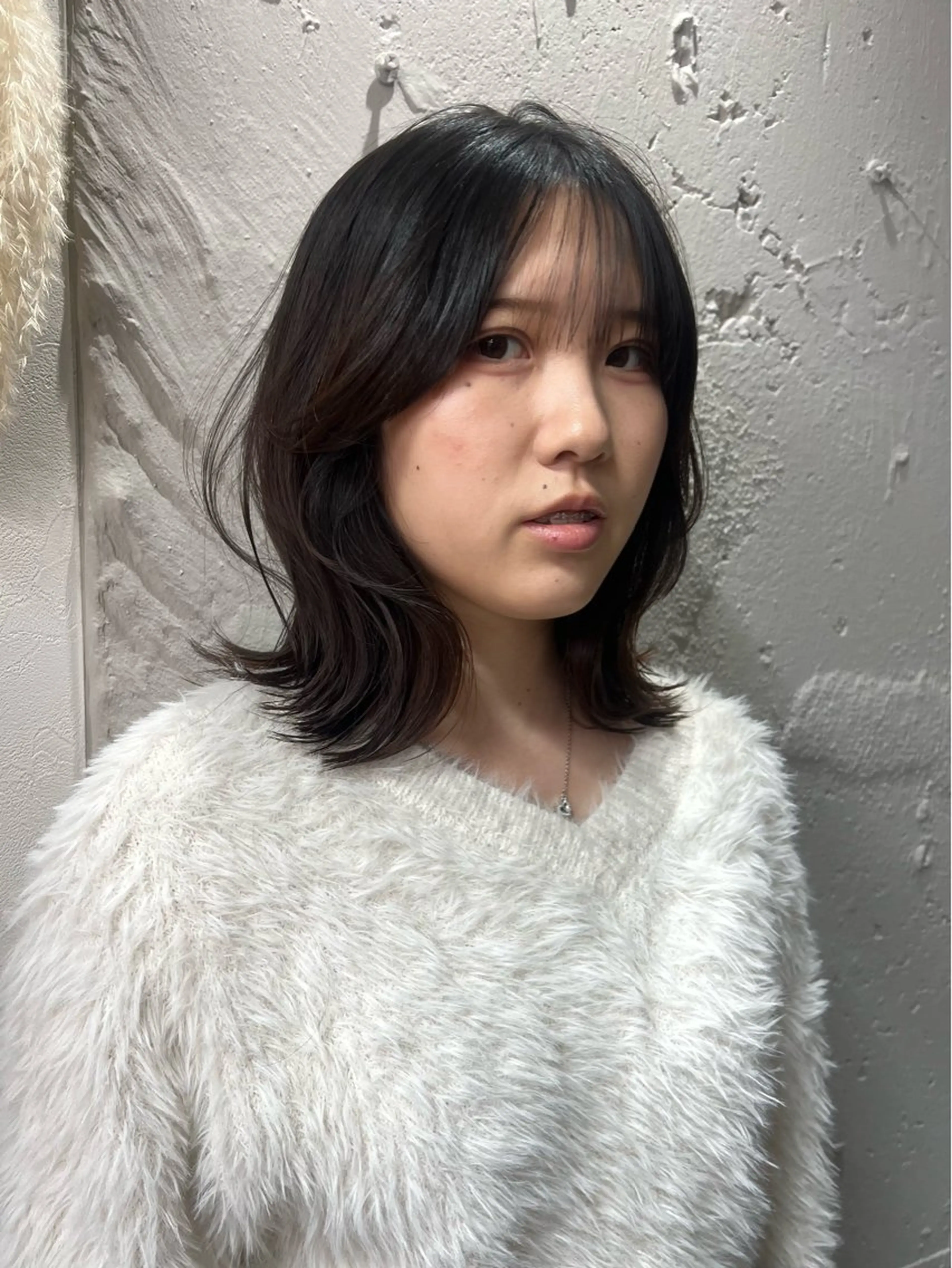 ミディアム レイヤーカット 外ハネヘア 福井 采未のヘアスタイル