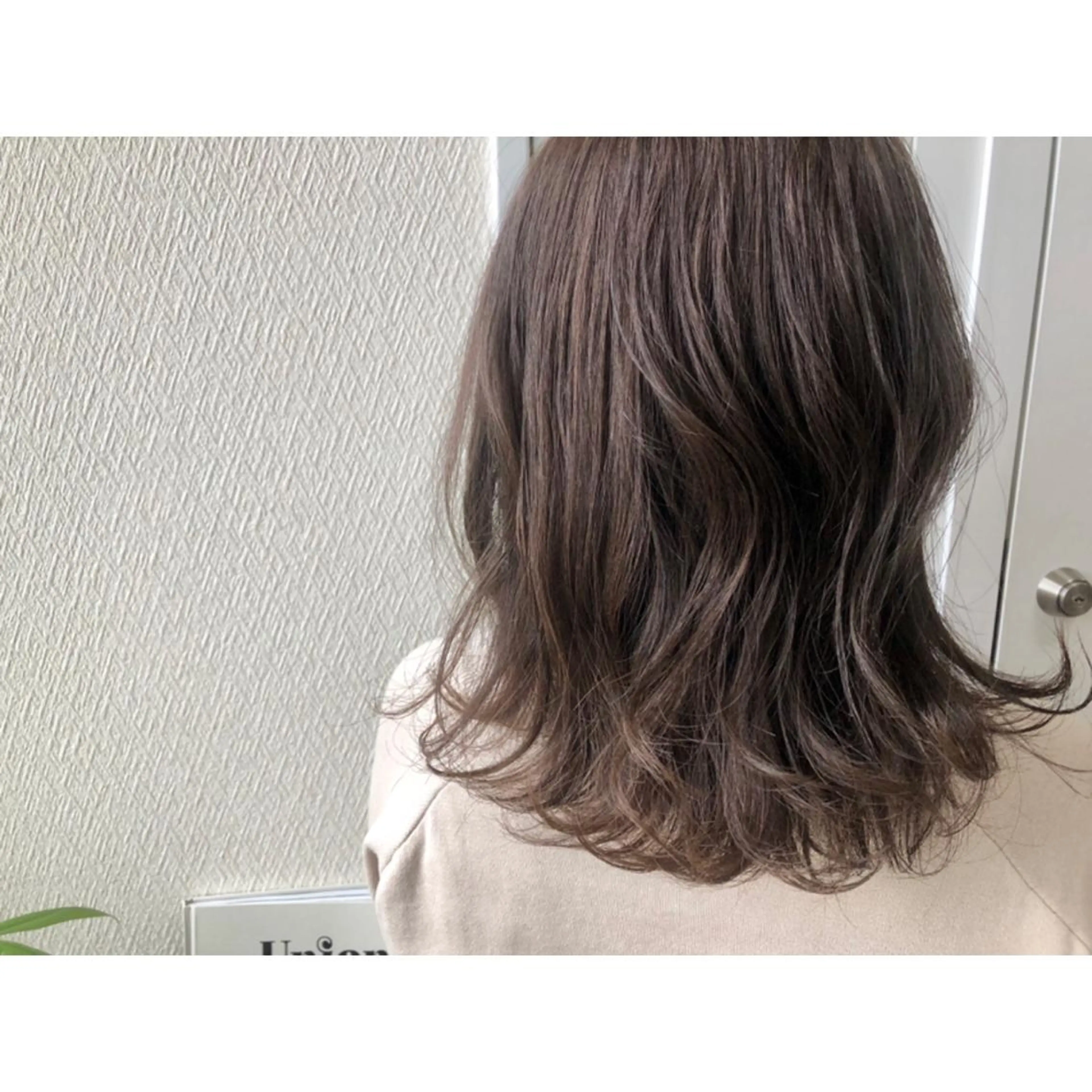 ミディアム カラー ベージュカラー ミルクティーベージュ 江上拓郎/ショート /酸性ストレートのヘアスタイル