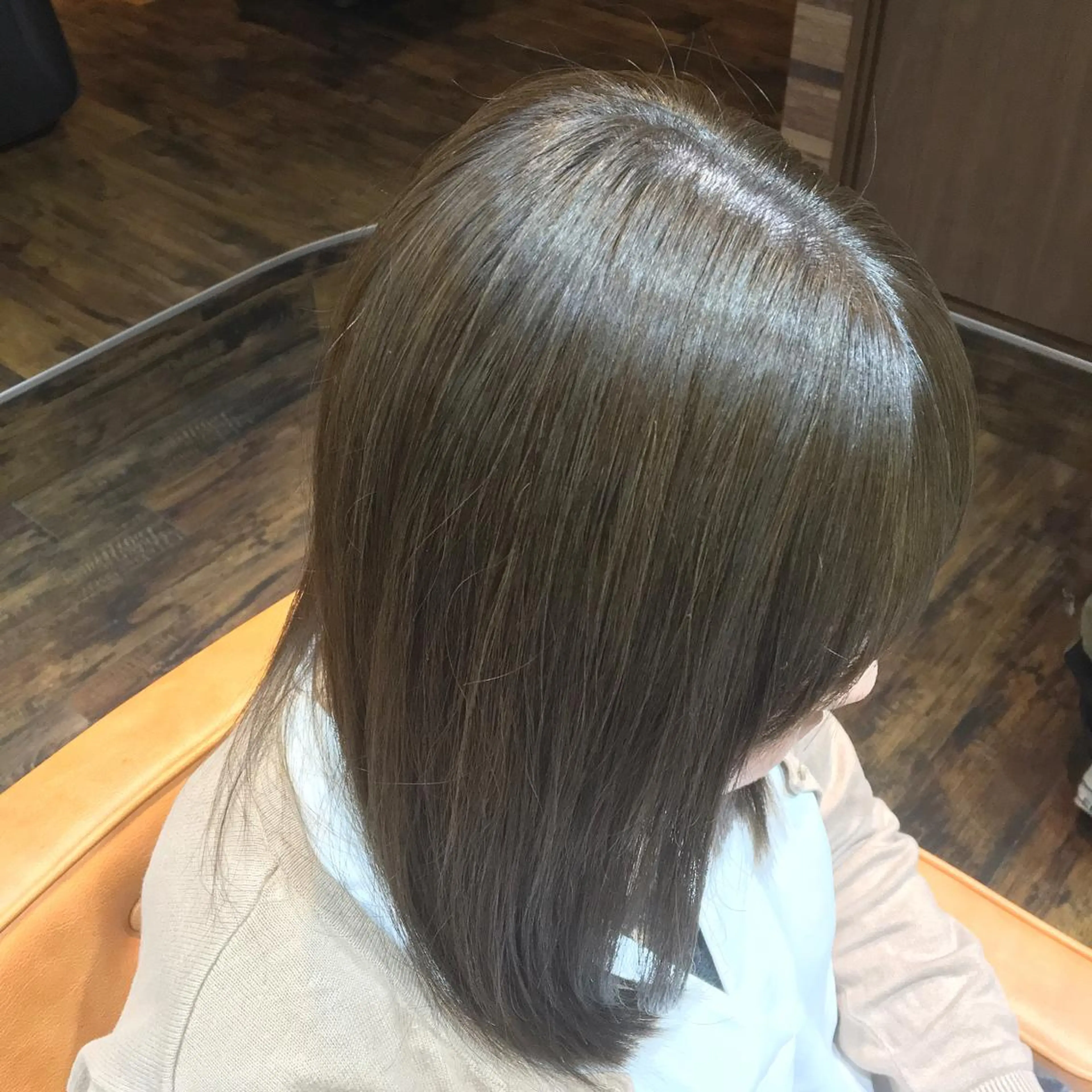 セミロング カラー アッシュ ミント 川名 充✂️のヘアスタイル