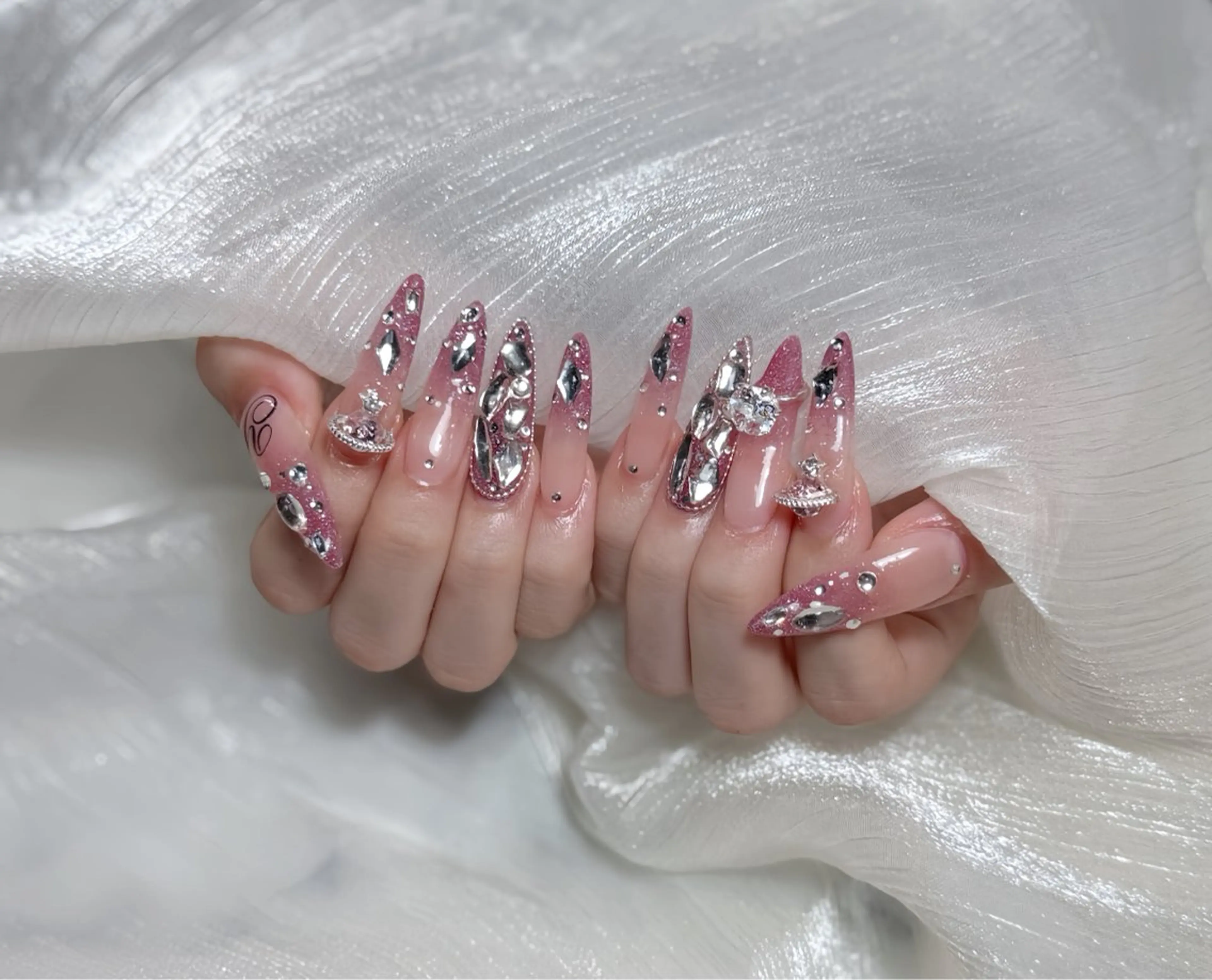 ネイル オーロラネイル チークネイル フットネイル フレンチネイル ジェルネイル ハンドネイル Havi Nailsのネイルデザイン