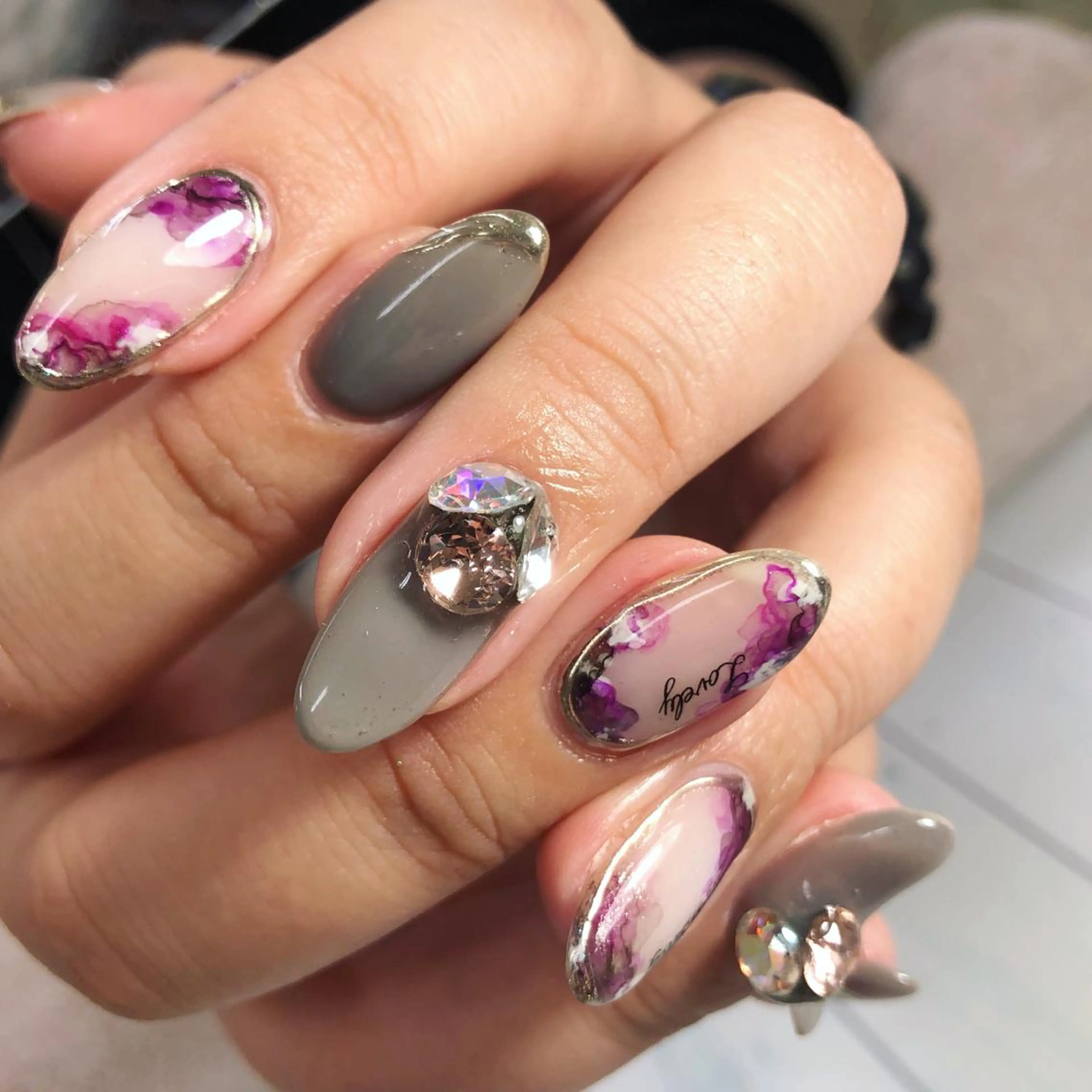 ネイル MAXKELLY スタッフのネイルデザイン