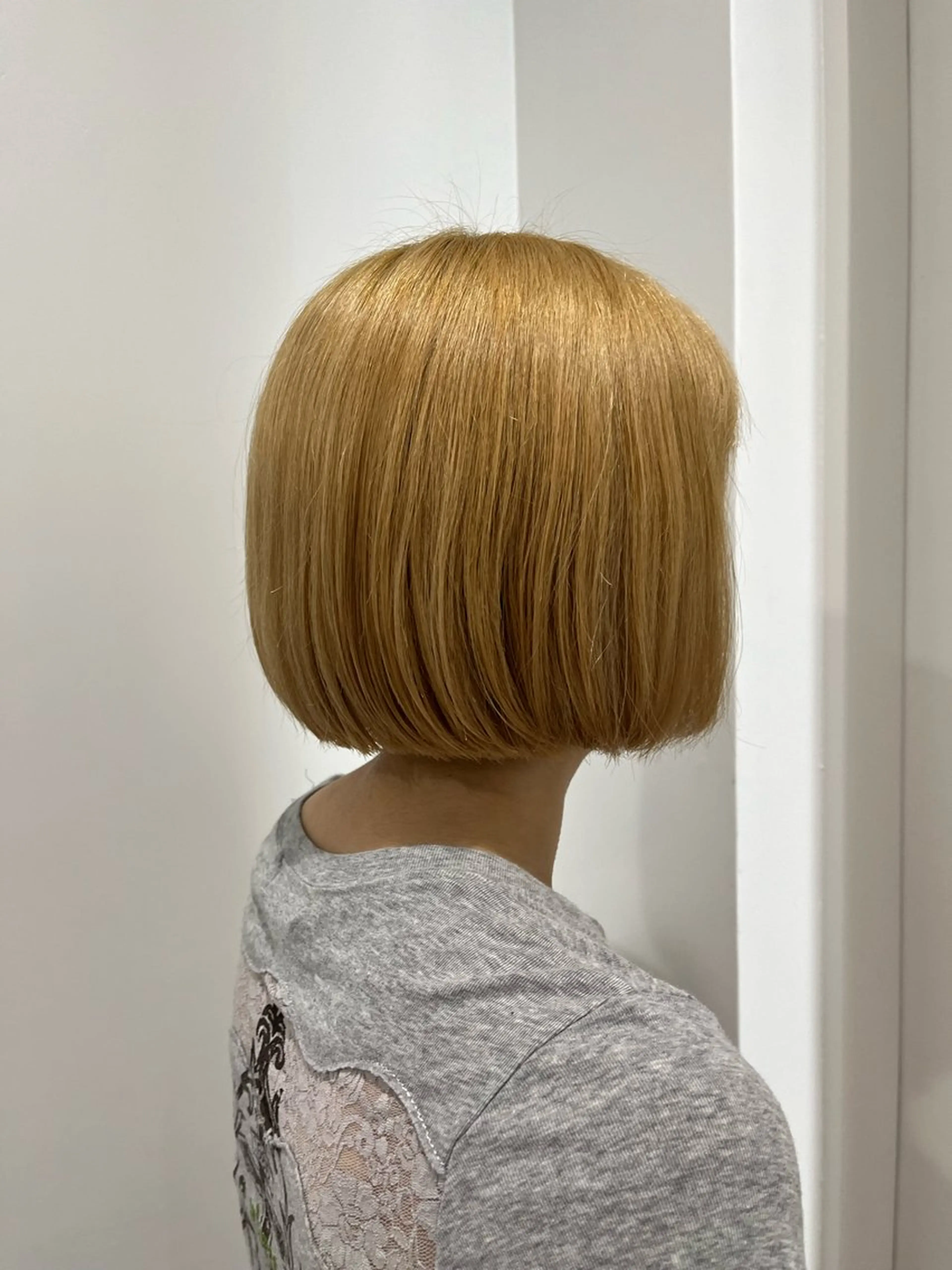 ショート ボブ 縮毛矯正/ハイトーン /パーマ/せき🧸のヘアスタイル