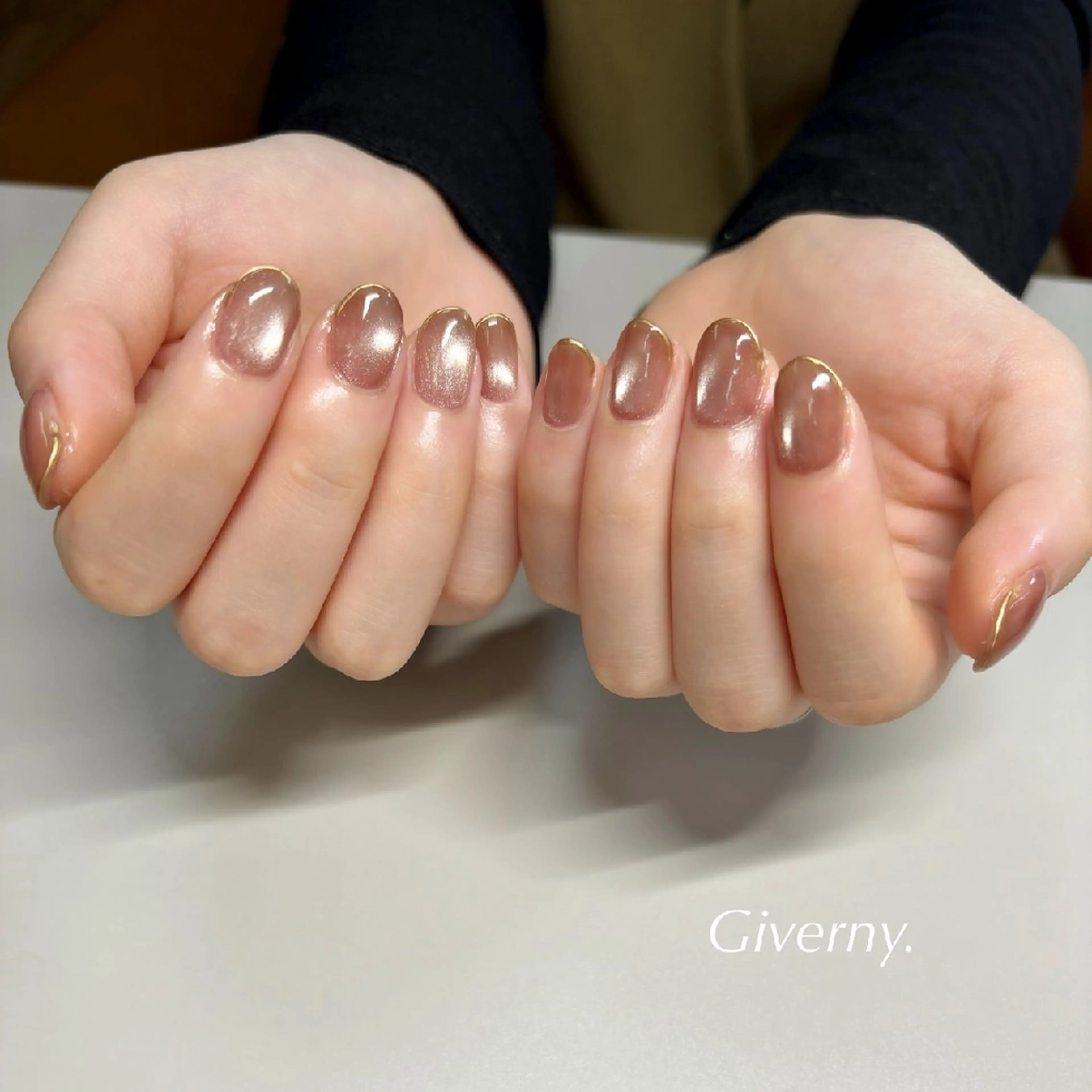 ネイル マグネットネイル ミラーネイル オフィスネイル ハンドネイル Giverny .のネイルデザイン