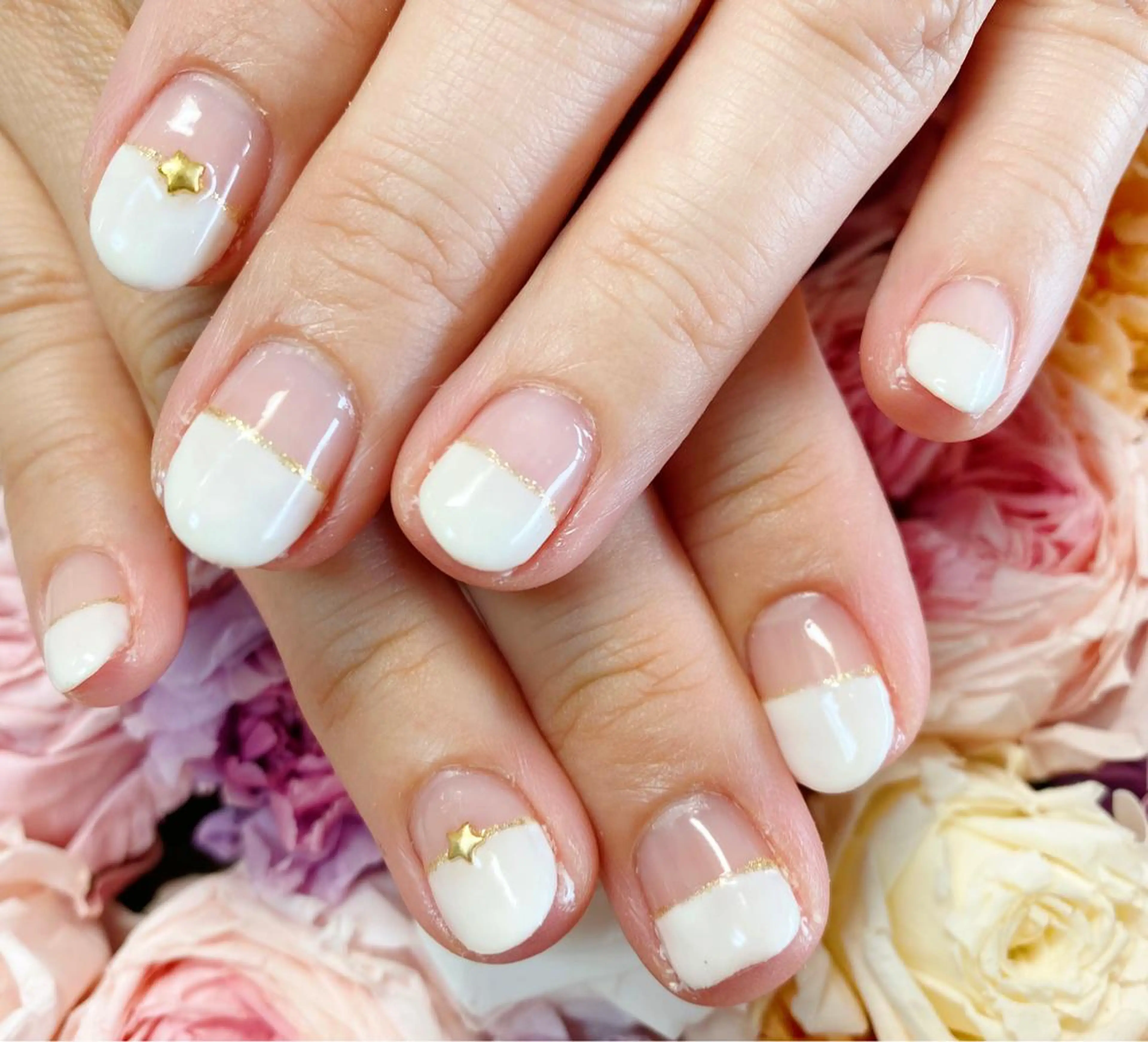 ネイル フレンチネイル ゴールド ホワイト プティリボン 武蔵小金井店のネイルデザイン