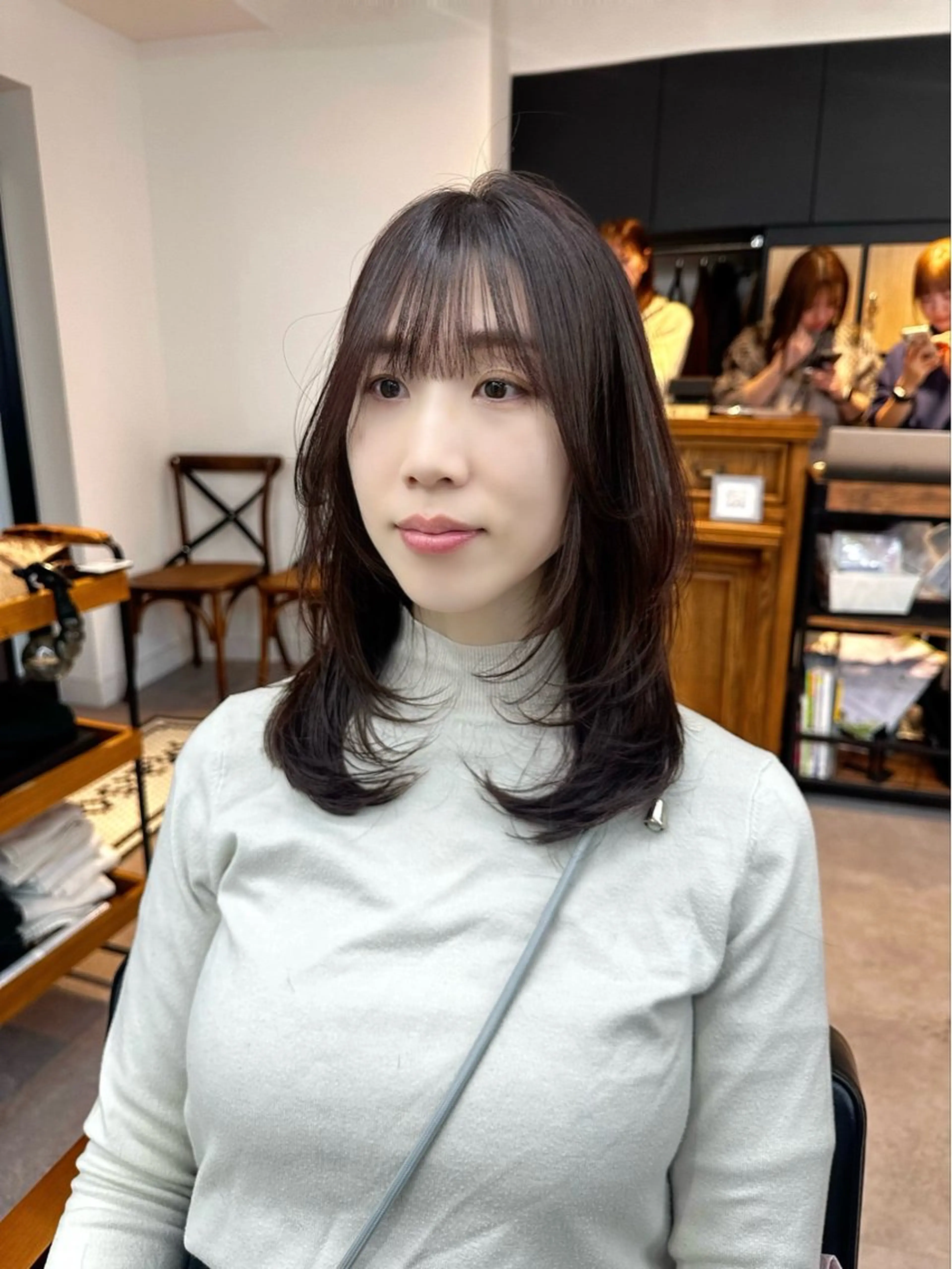 ミディアム カラー パーマ ヘアアレンジ キッズ レイヤーカット 🌿透け感カラーのヘアスタイル
