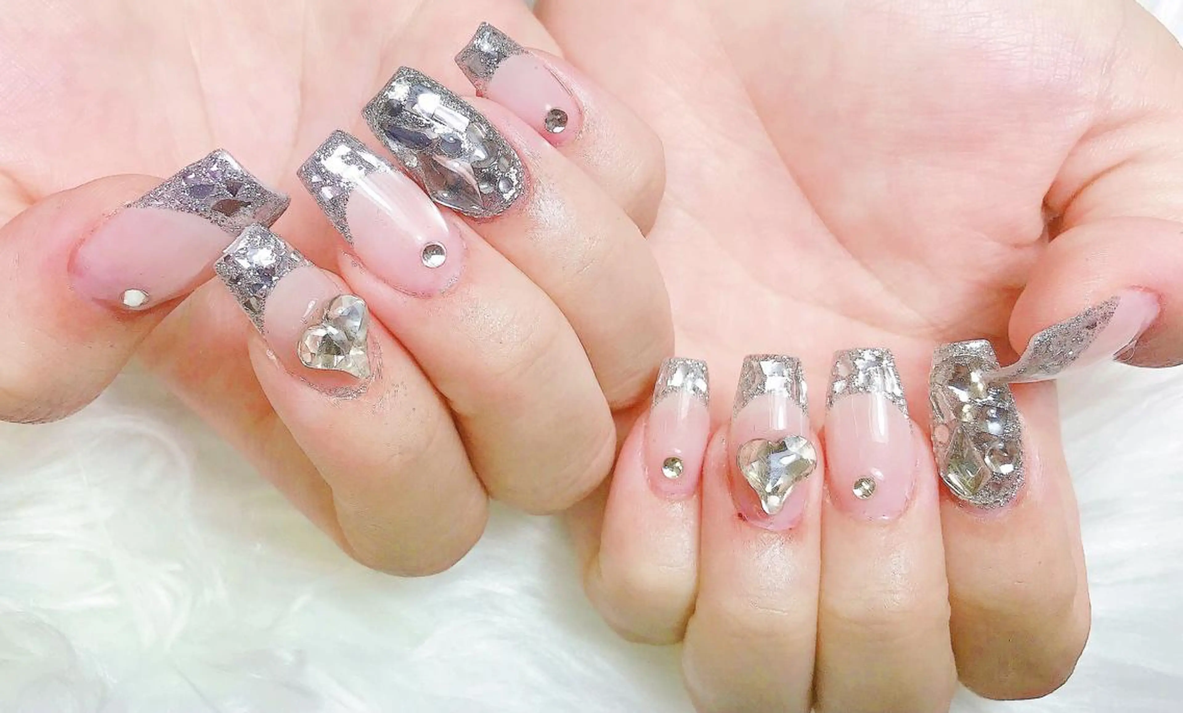 ネイル U nail 🩷 高田馬場店のネイルデザイン