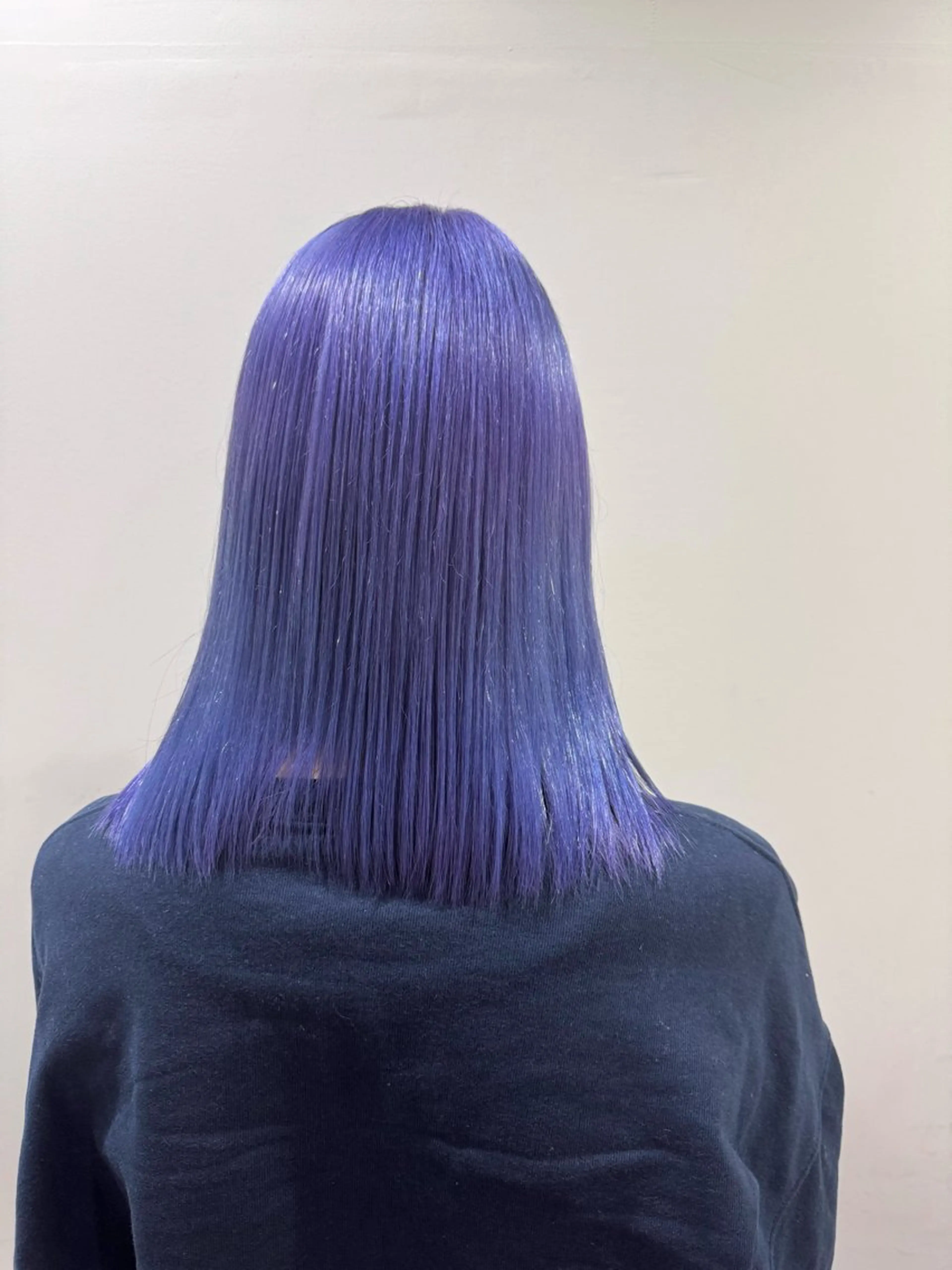 セミロング カラー アディクシーカラー ブリーチ ブルーカラー 透明感カラー デザインカラー カット ヘアカラー トリートメント ヘッドスパ ブリーチカラー🦖 岡部木乃夏のヘアスタイル
