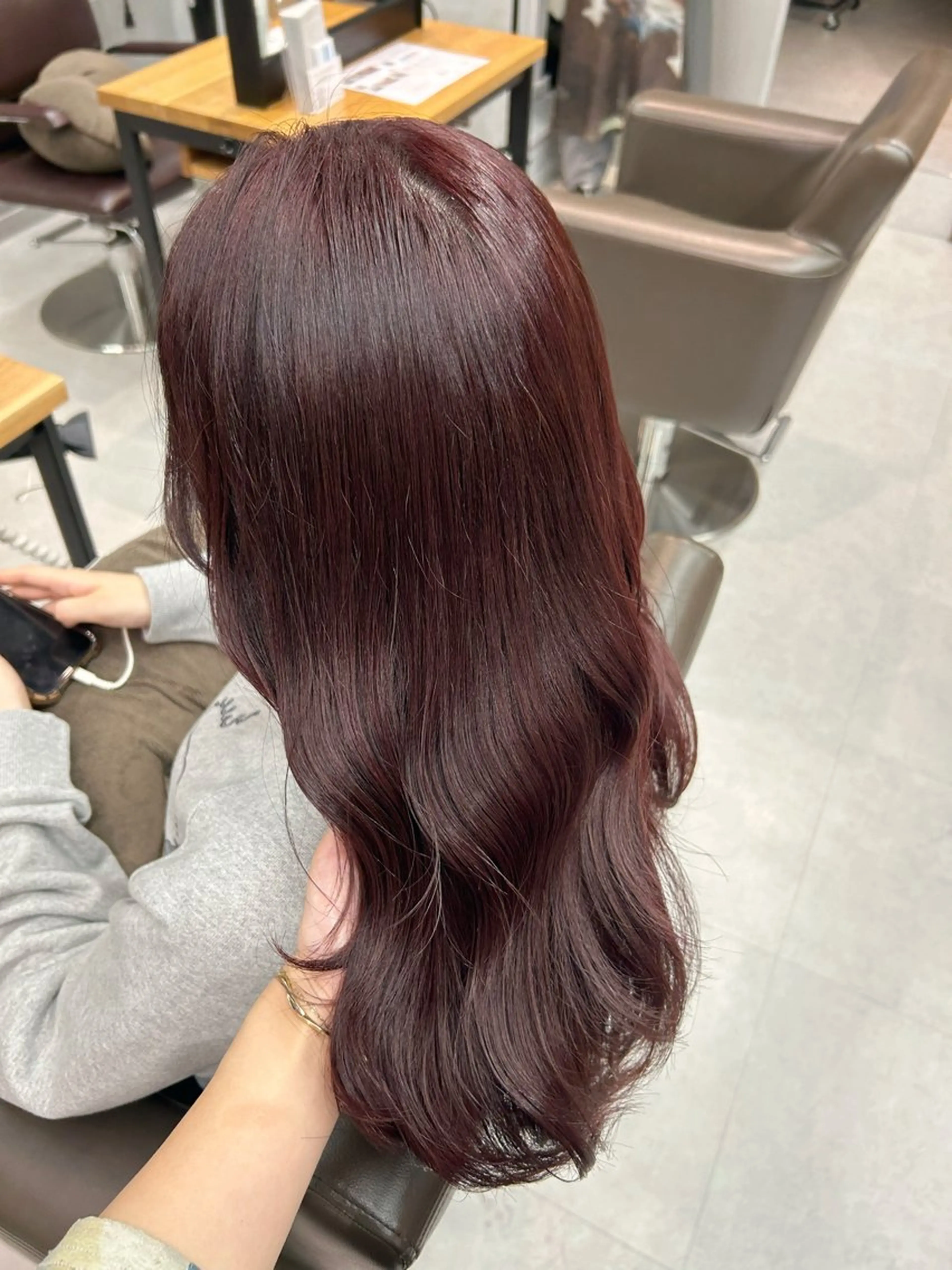 カラー 透けるベージュ/ 艶カラー♡のヘアスタイル