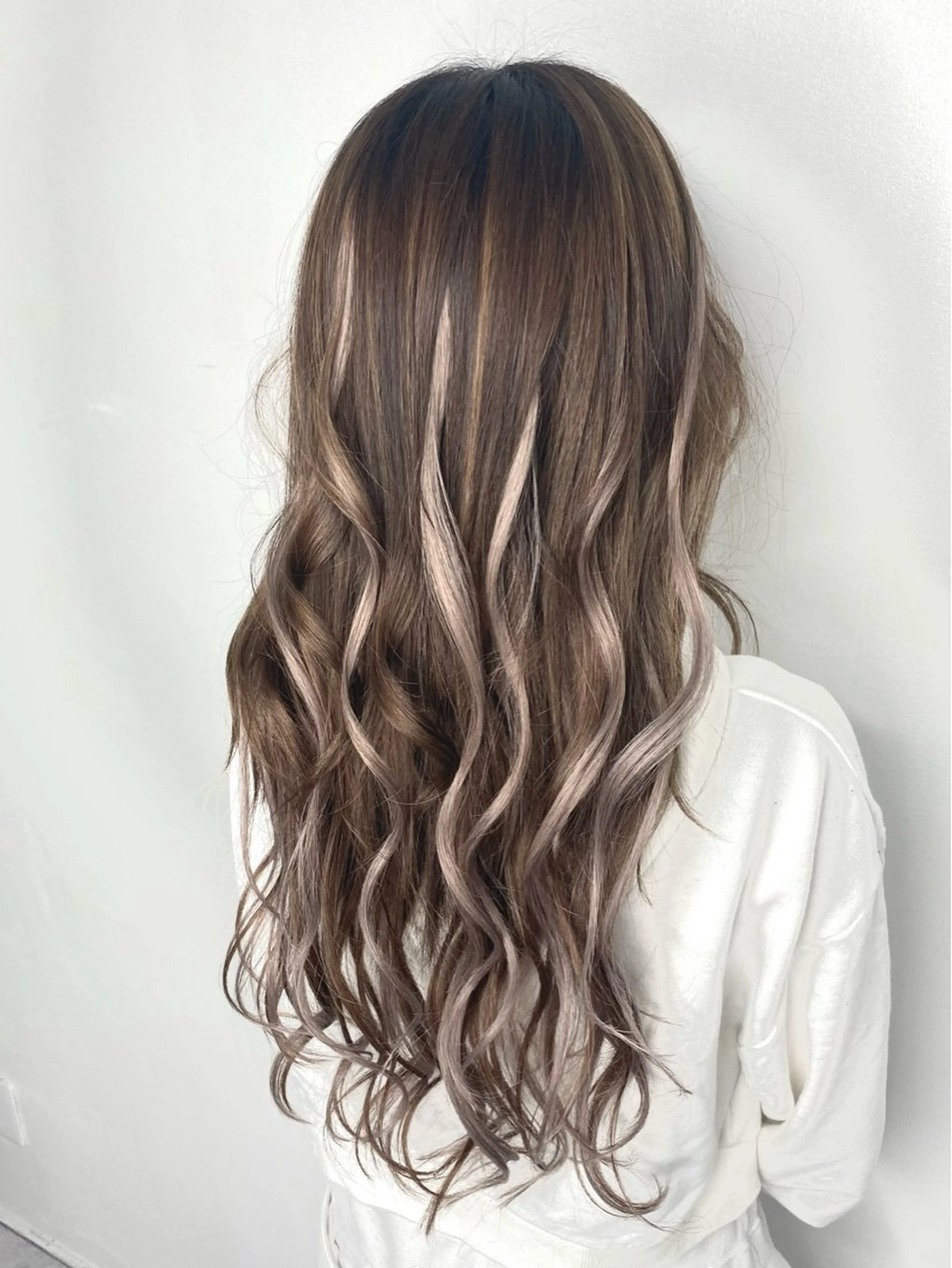 ロング カラー ヘアアレンジ シールエクステ バレイヤージュ ハイライトカラー エクステ ハイライト エクステ vizz by el yts 北谷エクステのヘアスタイル