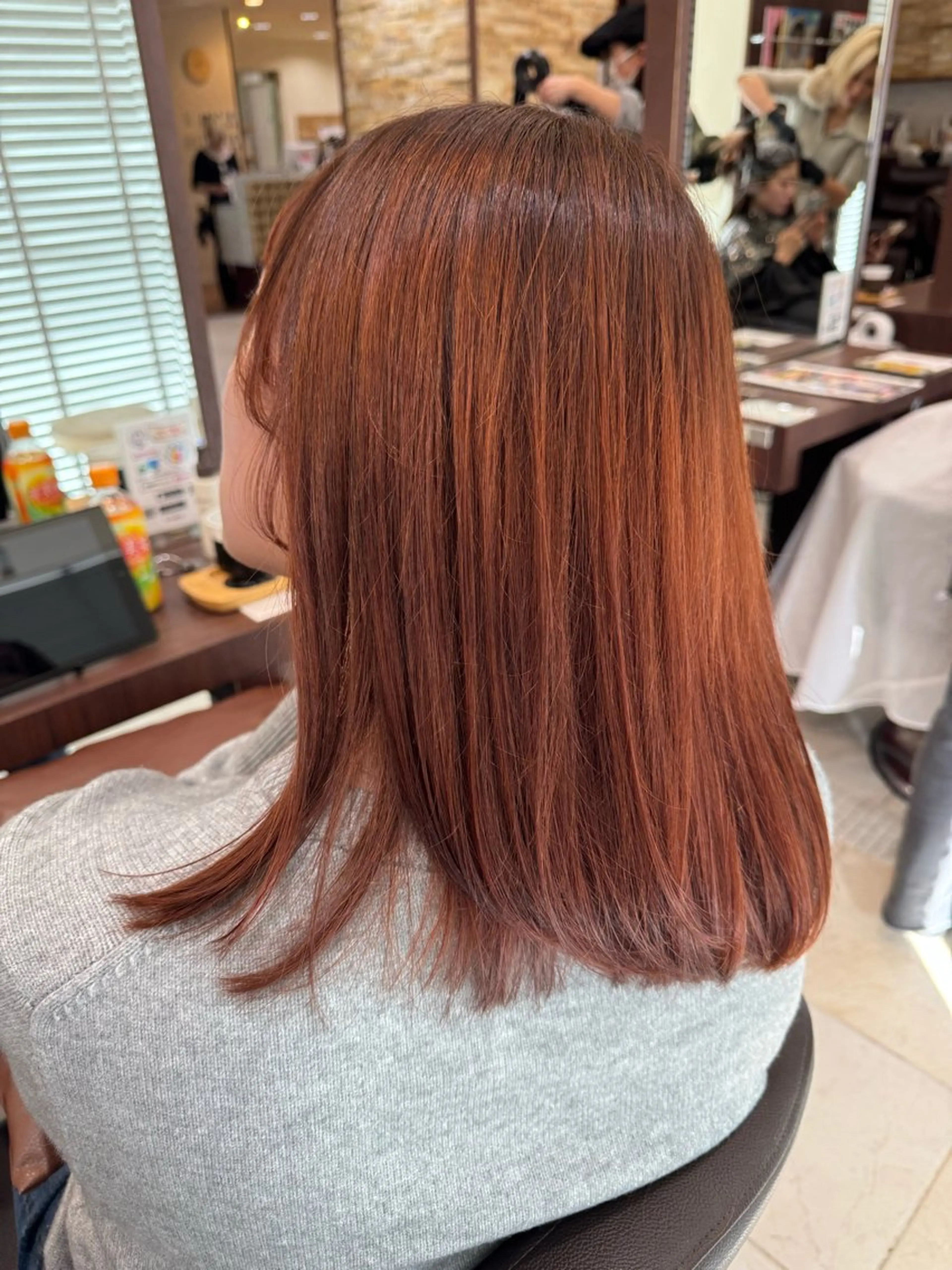 ミディアム カラー ブリーチ ブラウンカラー ブリーチなしカラー オレンジ オレンジブラウン akane 🌼韓国スタイル🌼のヘアスタイル