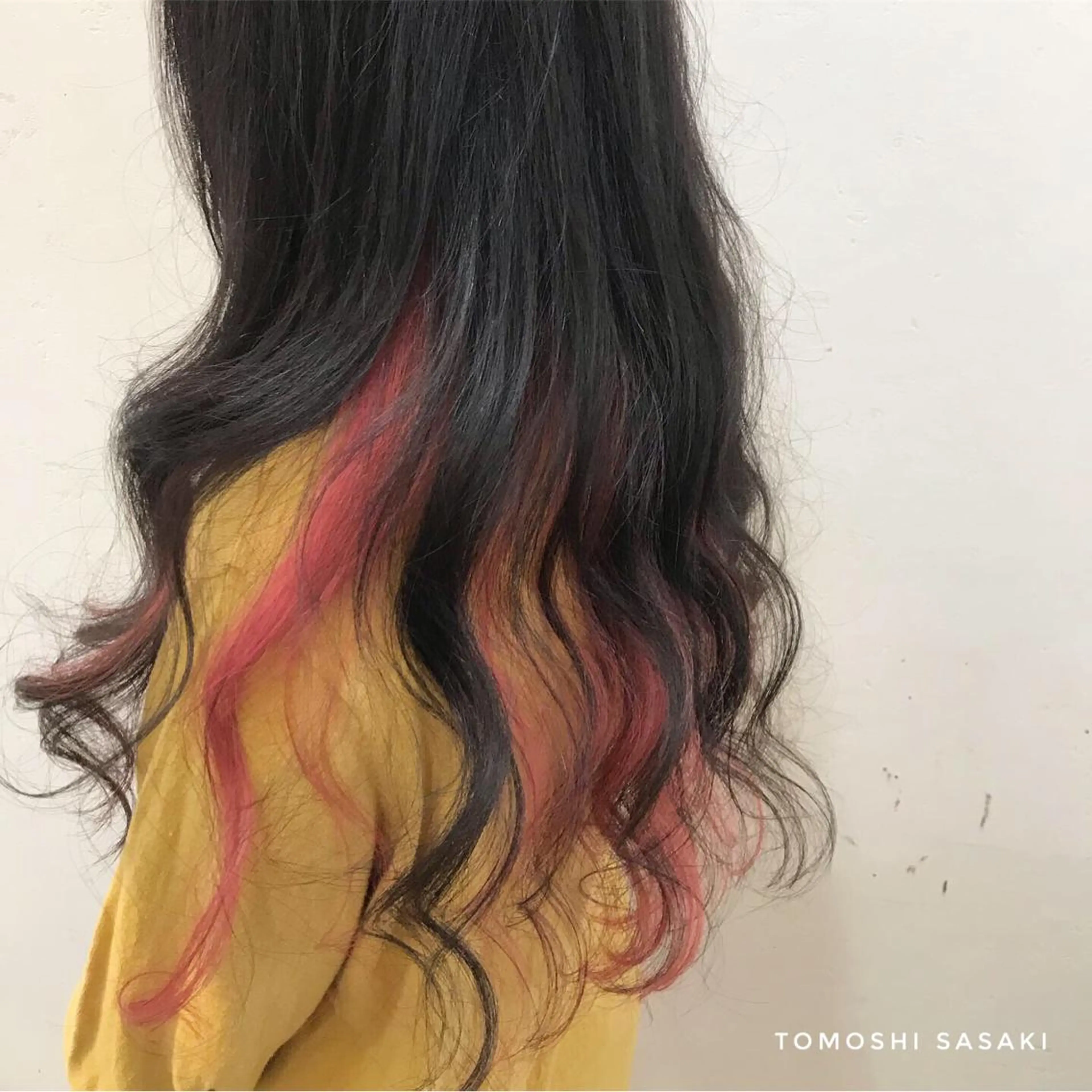 カラー ブリーチ ピンクカラー ササキ トモシのヘアスタイル