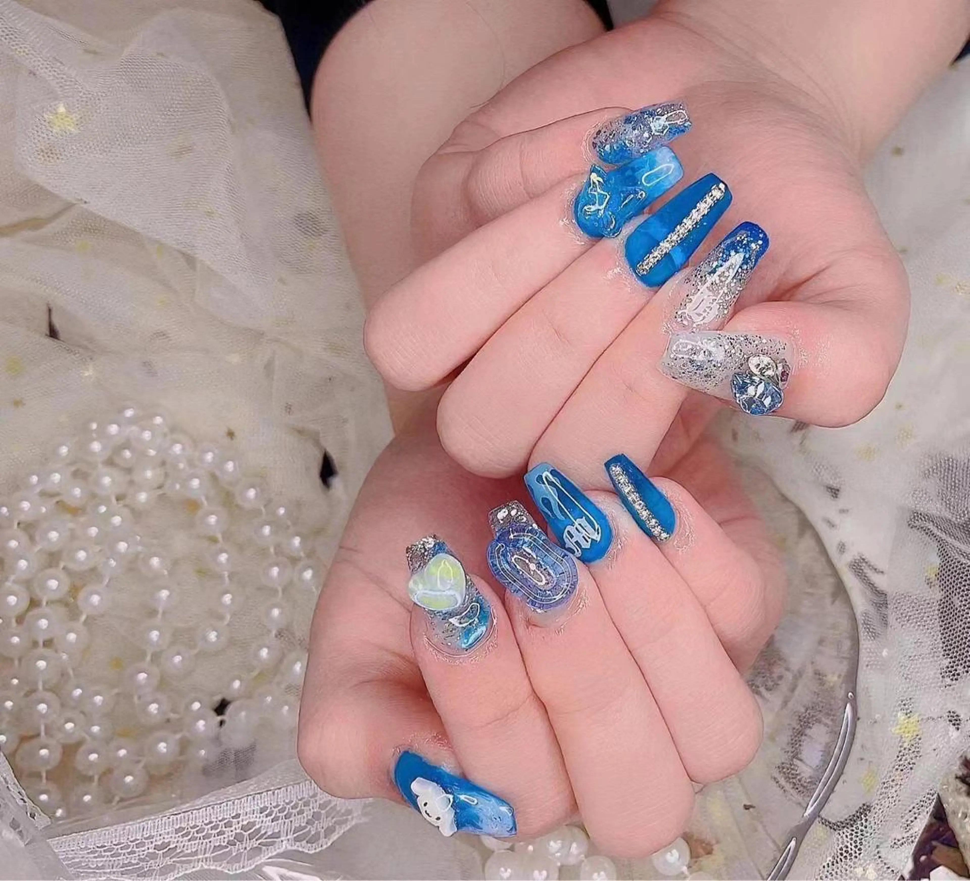 ネイル シルバー babarla Nailのネイルデザイン