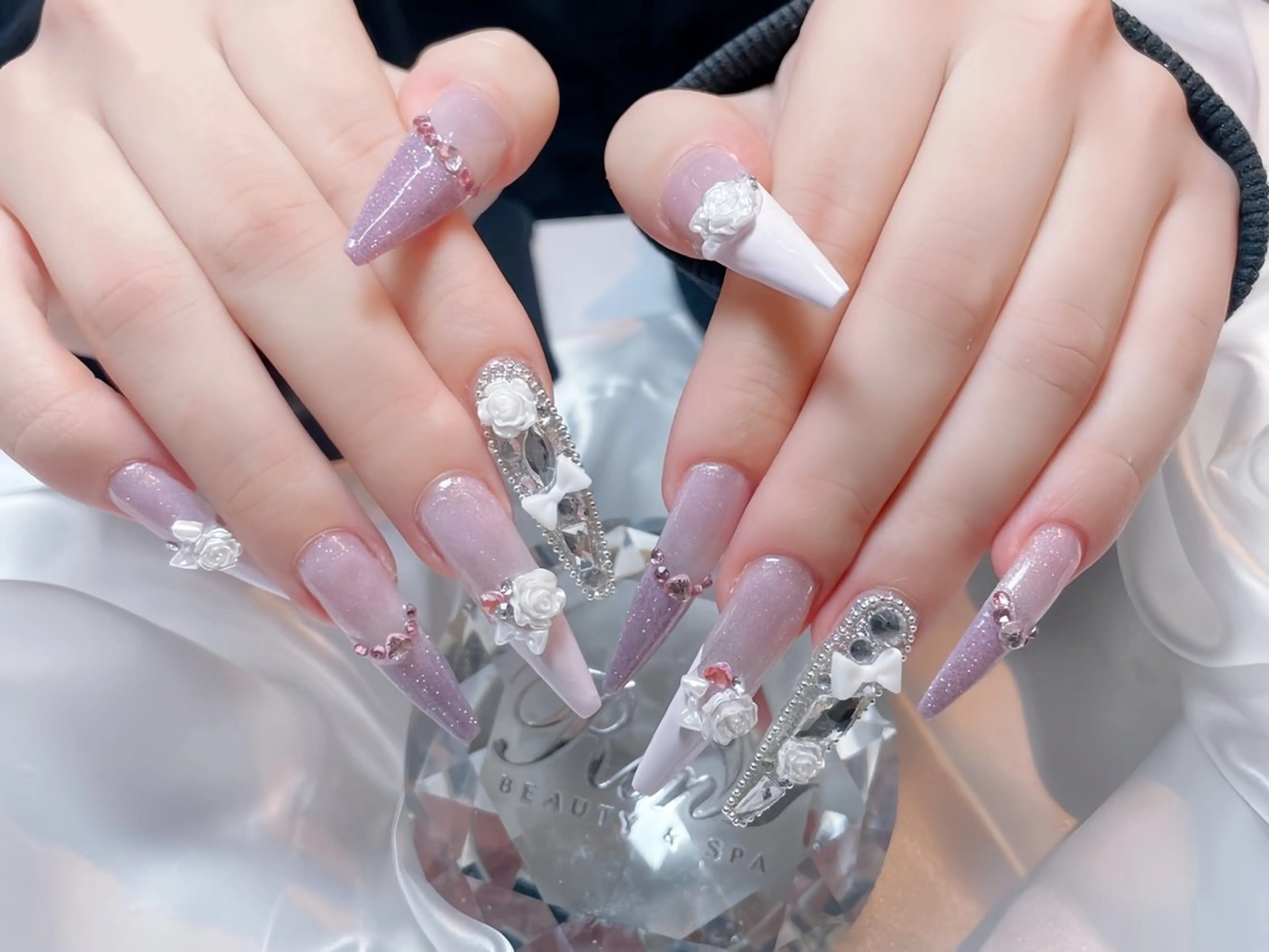 ネイル アートネイル チークネイル ジェルネイル ロングネイル マグネットネイル ハンドネイル Rin Nail 新大久保店のネイルデザイン
