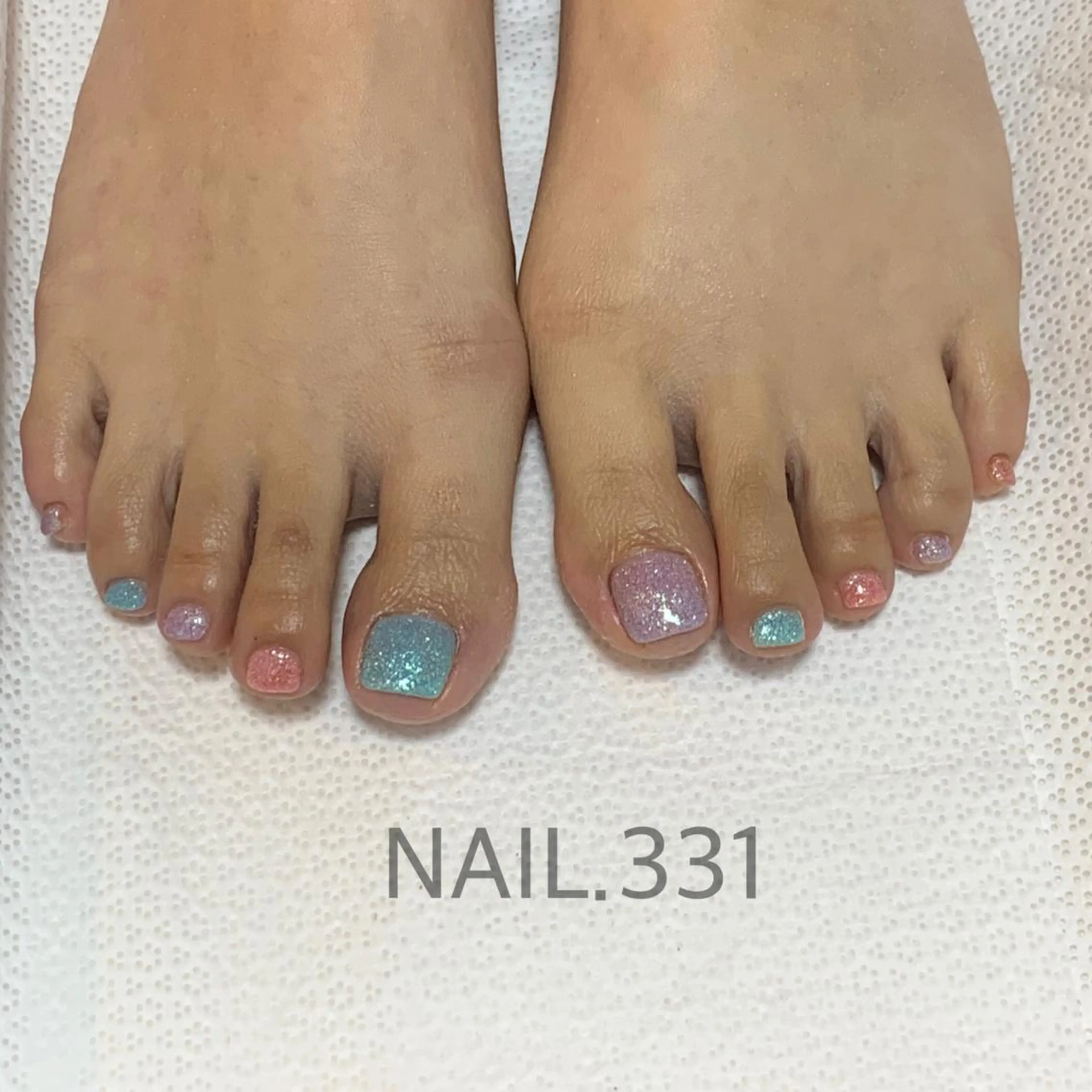 ネイル オーロラネイル フラッシュネイル フットネイル ラメ(グリッター) マグネットネイル NAIL.331所属・Nail 331のネイルデザイン