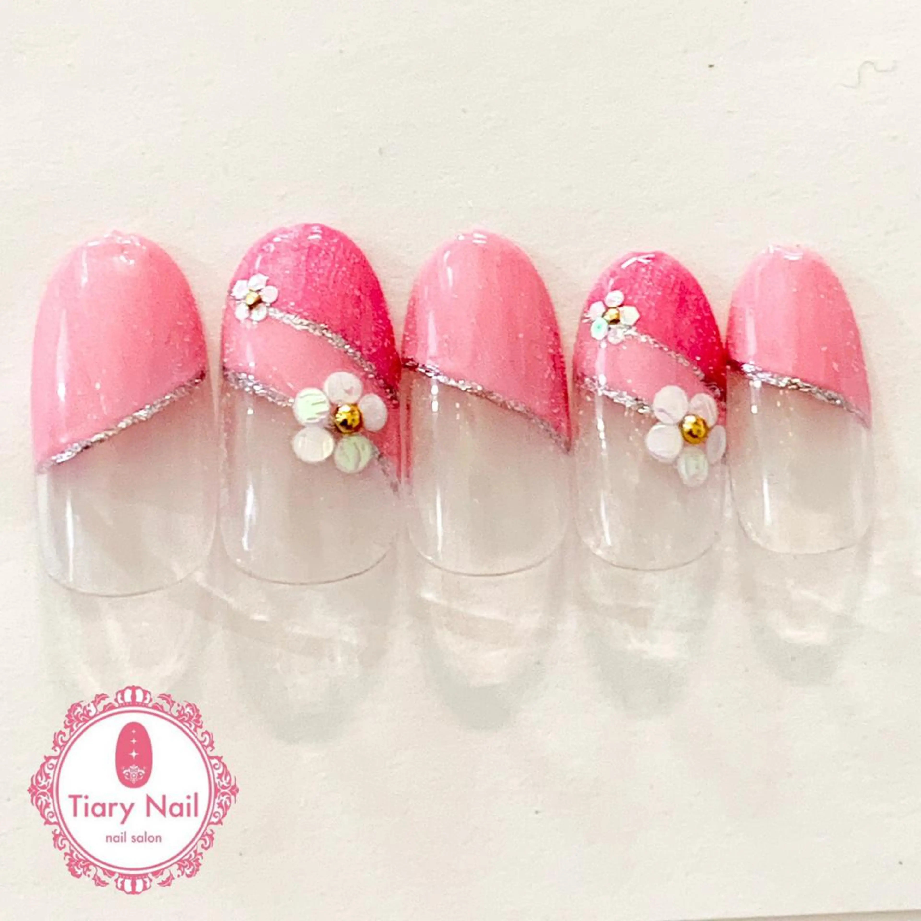 ネイル tiarynail K K🐼のネイルデザイン