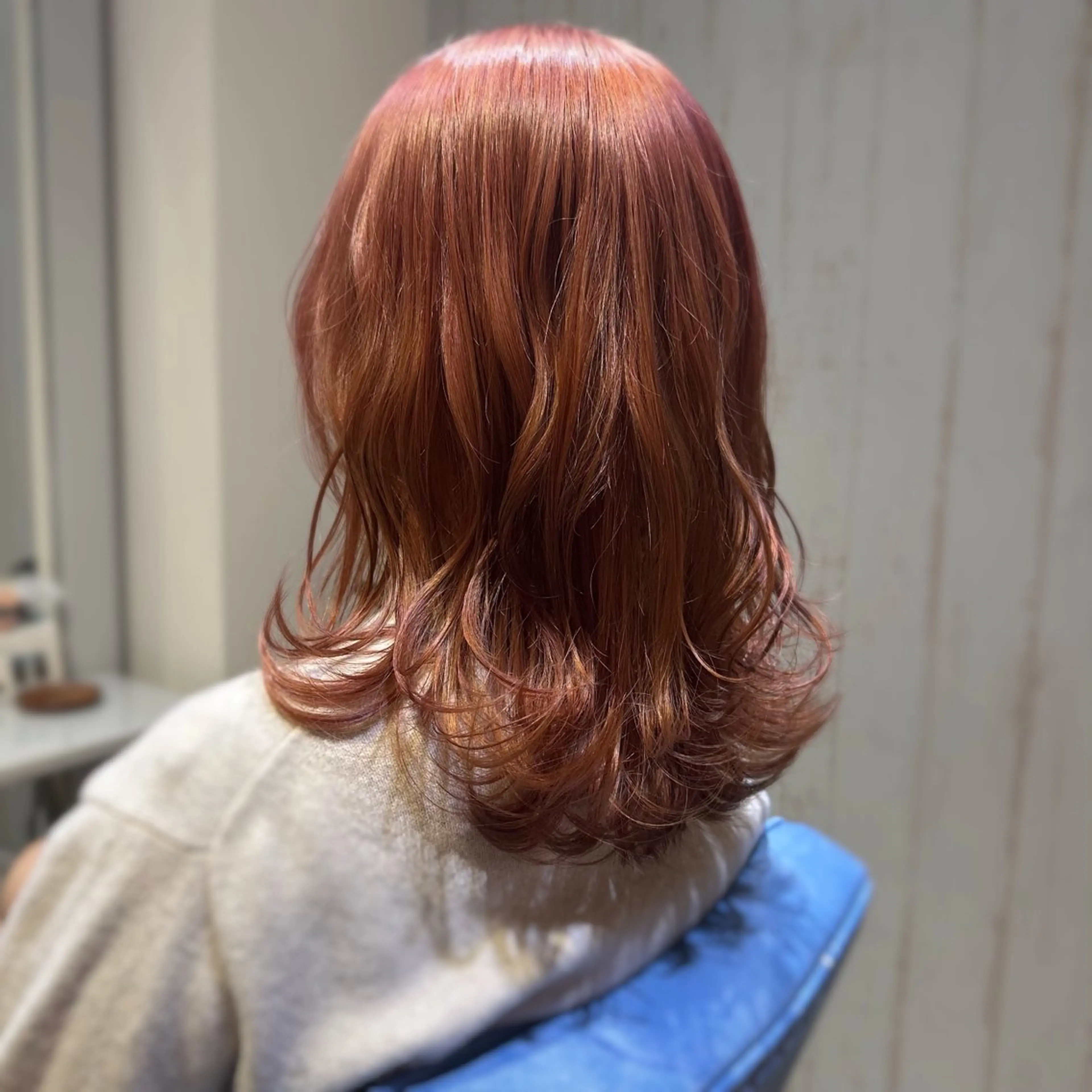 ミディアム カラー オレンジ ピンクカラー ヘアカラー トリートメント Saki💛心斎橋 レイヤー/艶髪のヘアスタイル