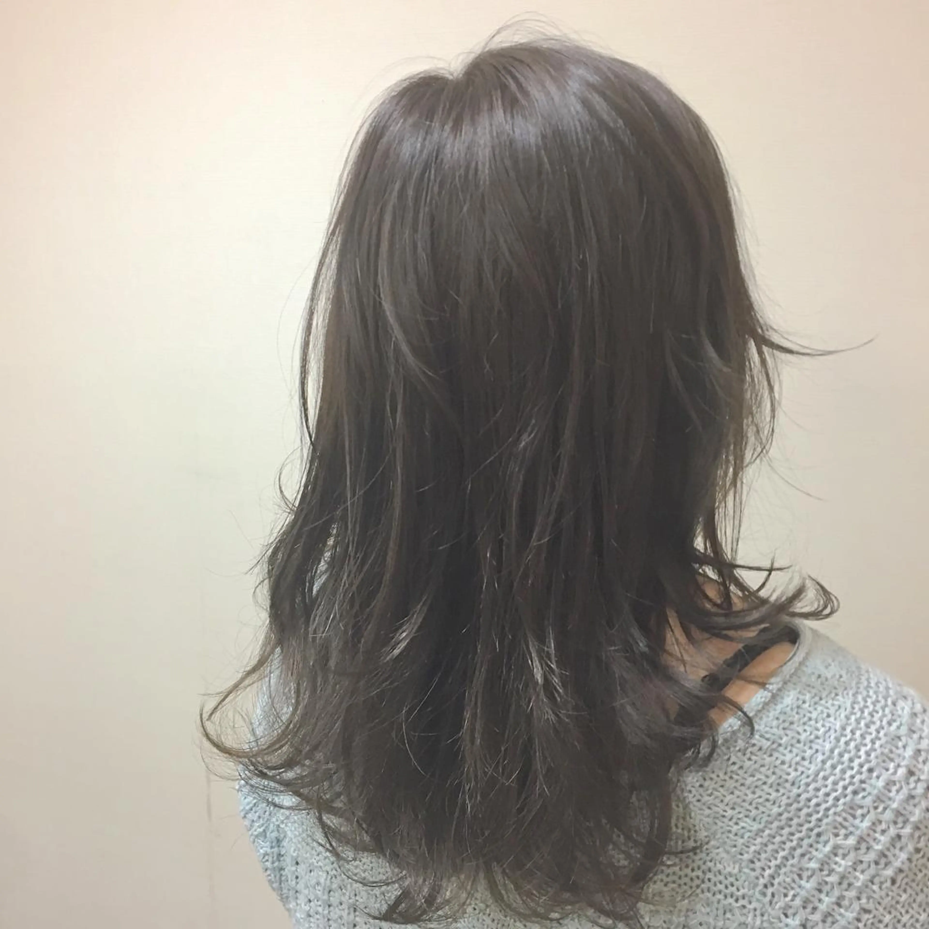 セミロング カラー イルミナカラー 外国人風カラー ヘアカラー 透け感/くびれヘア/ レイヤー/カズキ🍭のマツエク・マツパデザイン