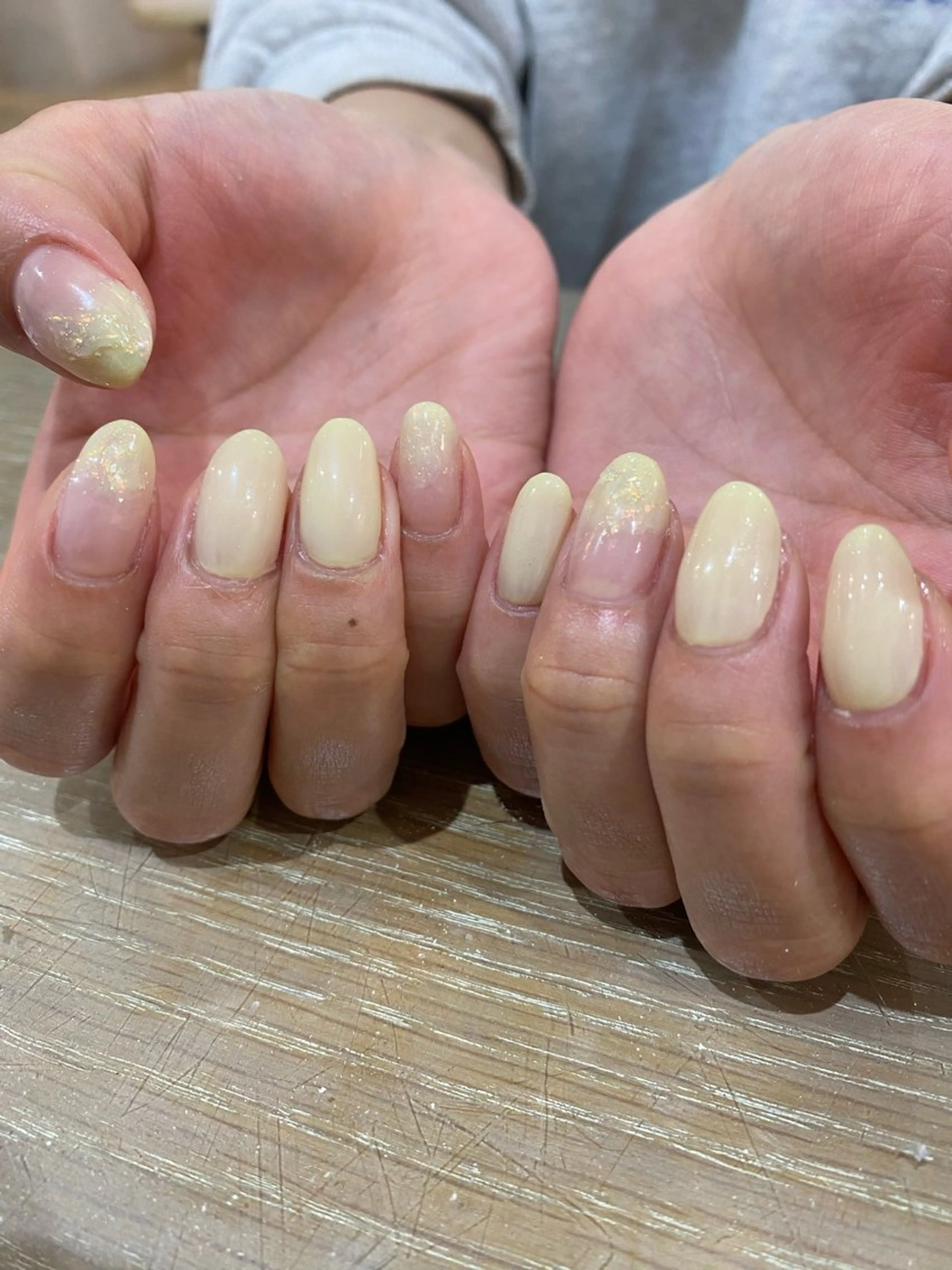 ネイル 藤井 里緒奈のネイルデザイン