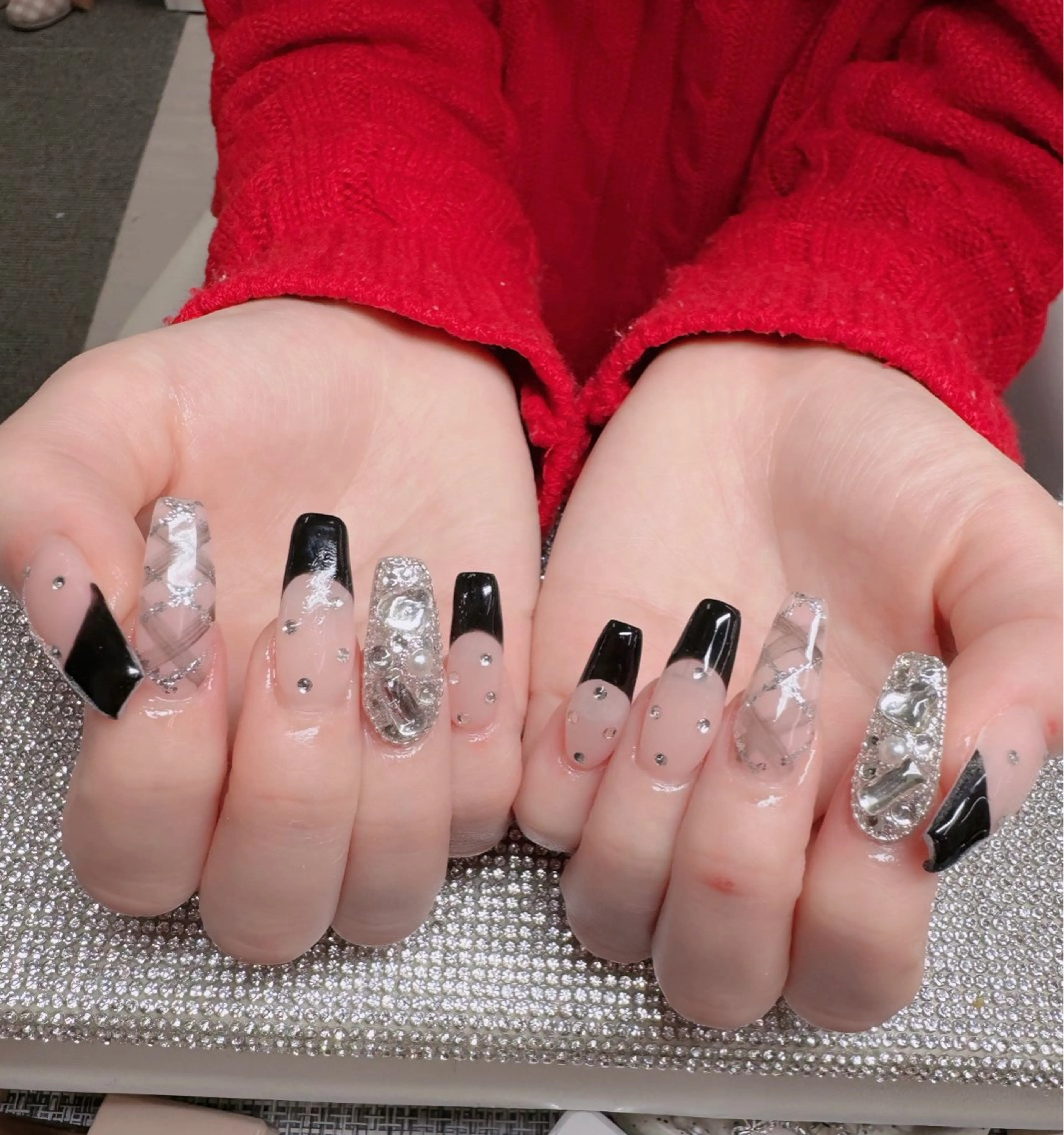 ネイル オーロラネイル フレンチネイル ジェルネイル ハロウィン キラキラネイル H.baby Nail Salonのネイルデザイン