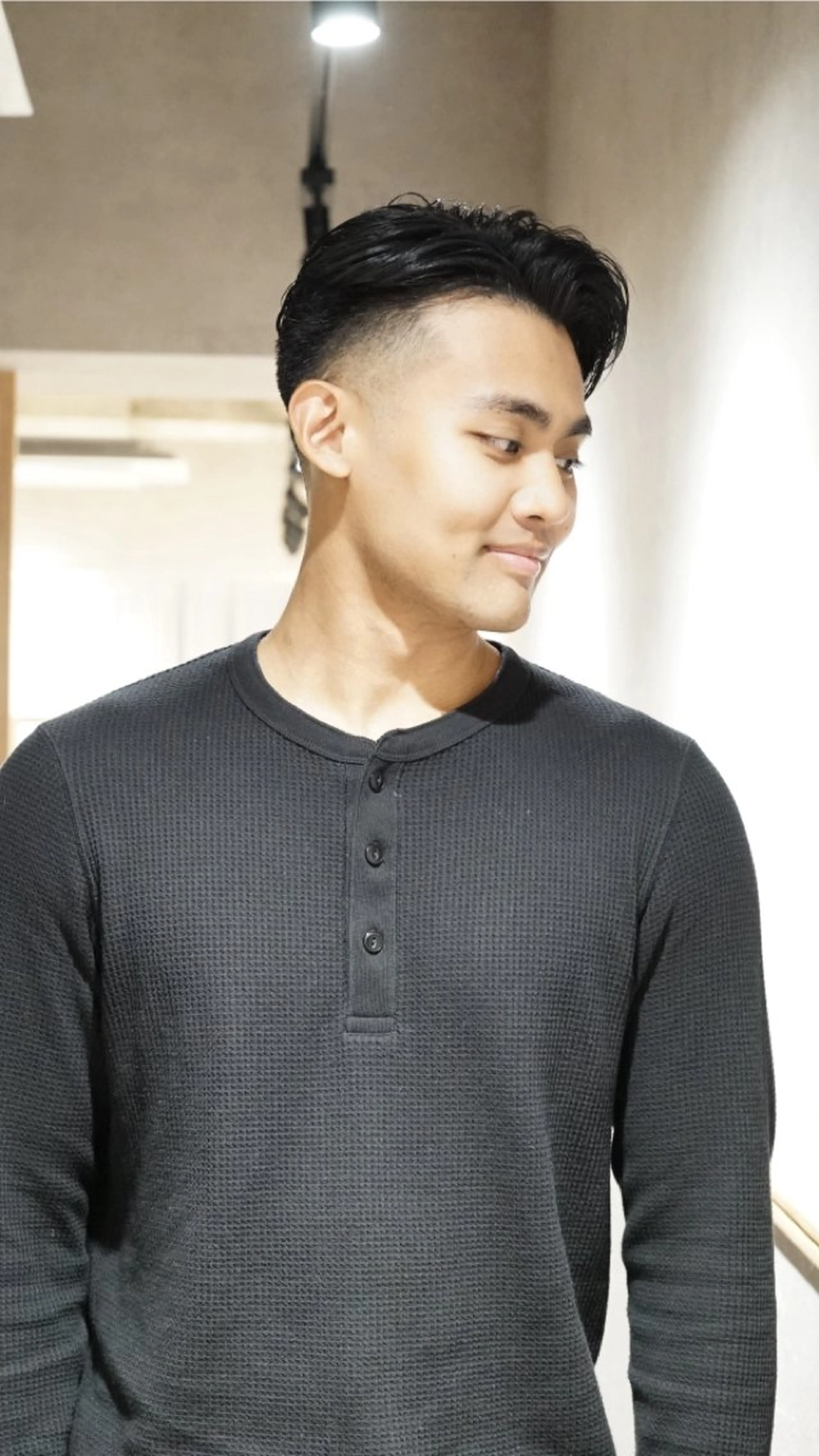 ミディアム 東 峻平のヘアスタイル