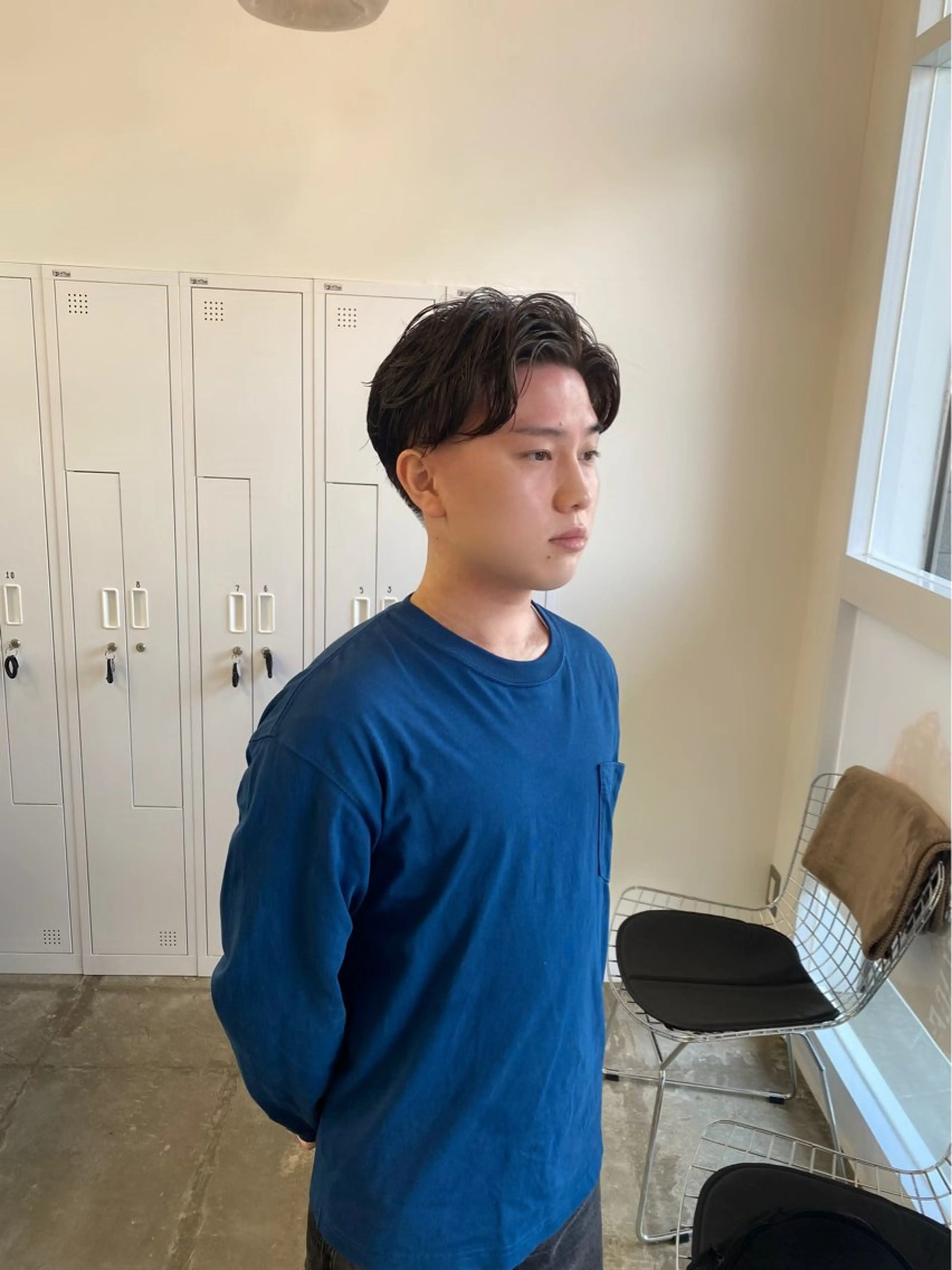 パーマ メンズ センターパート メンズパーマ 刈り上げ カット パーマ サトウ リョウのヘアスタイル