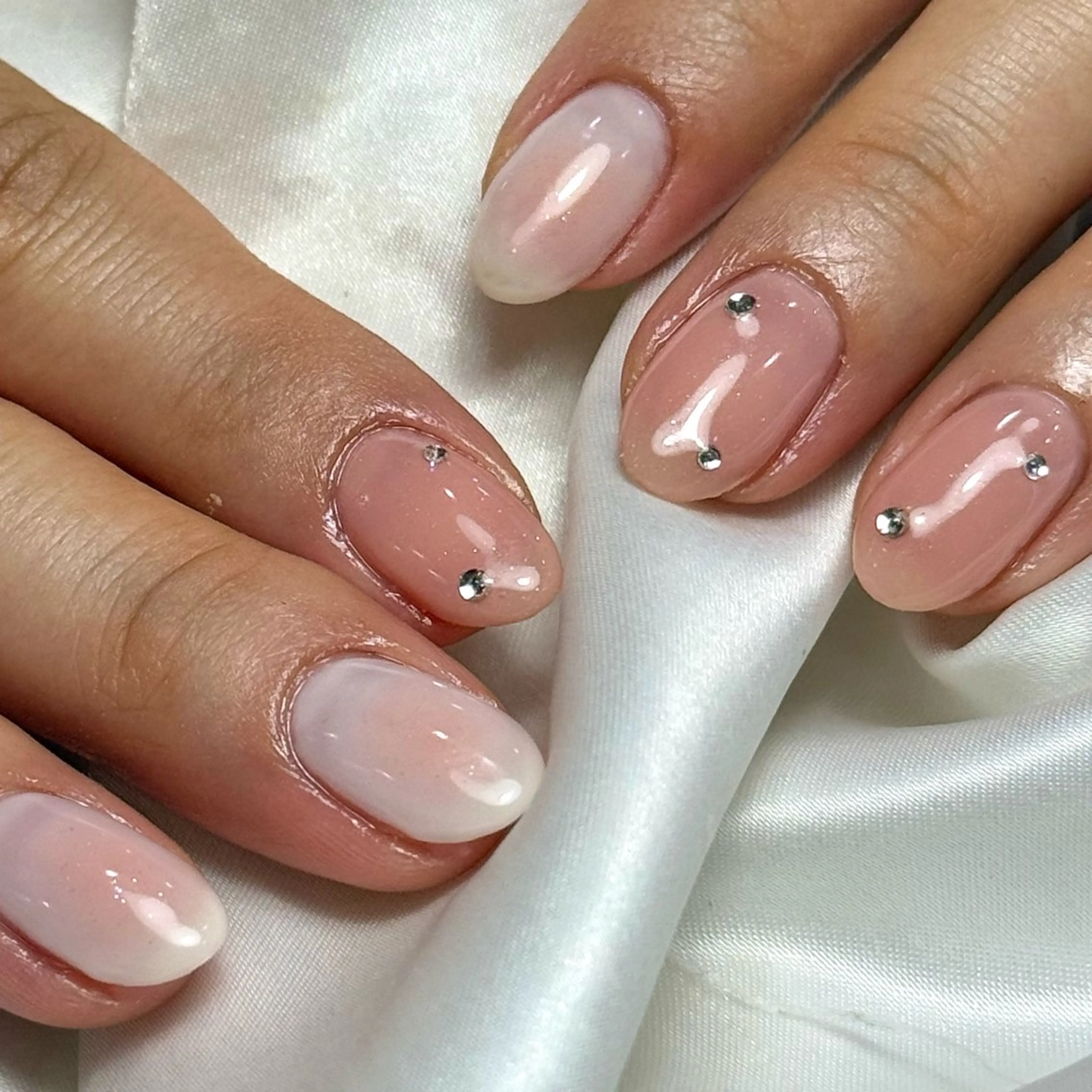 ネイル チークネイル シンプルネイル Ray nail natsu🎀のネイルデザイン