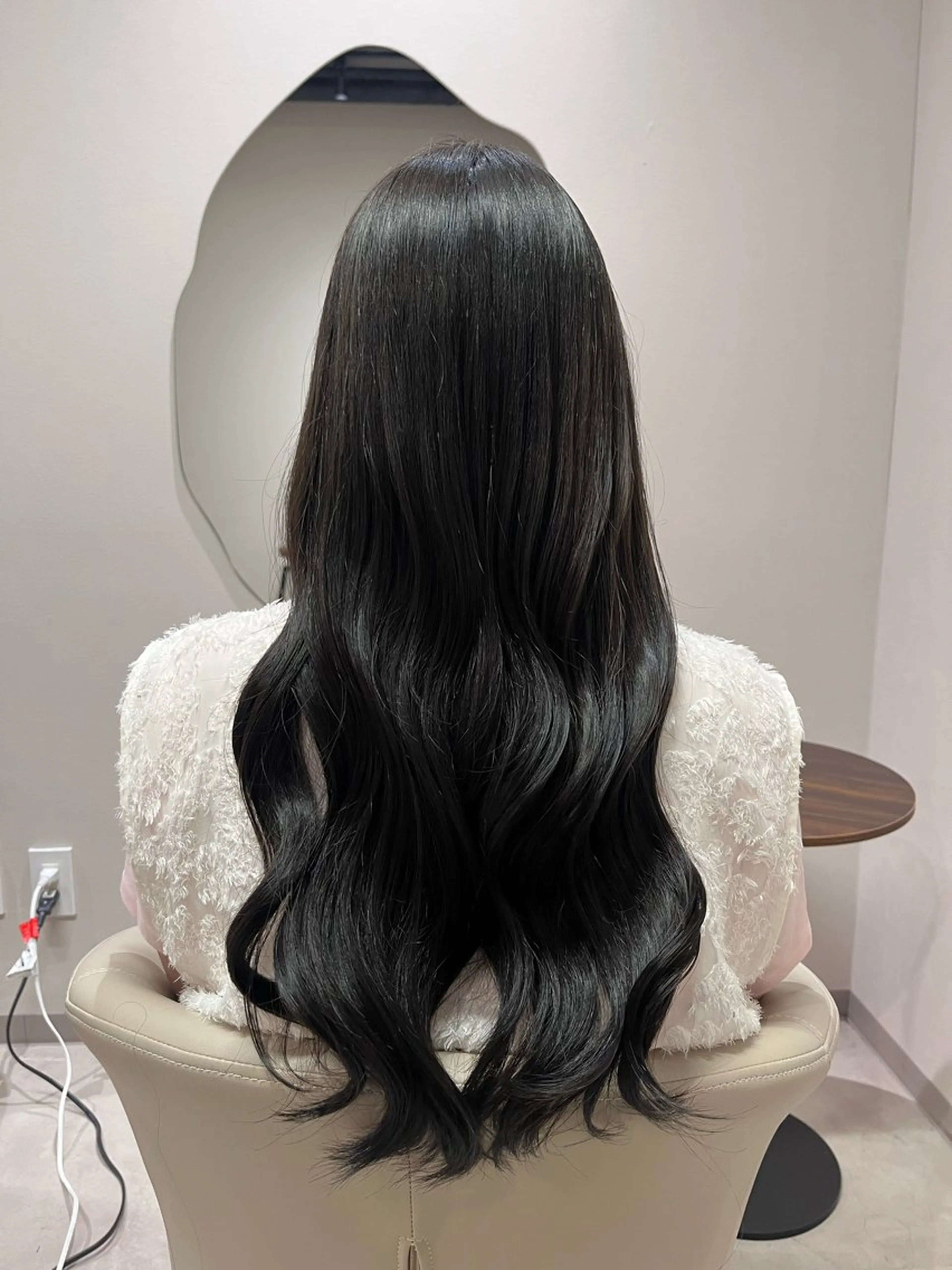 ロング カラー 黒髪 ブルーカラー ブルーブラック 透明感カラー 友 美海のヘアスタイル