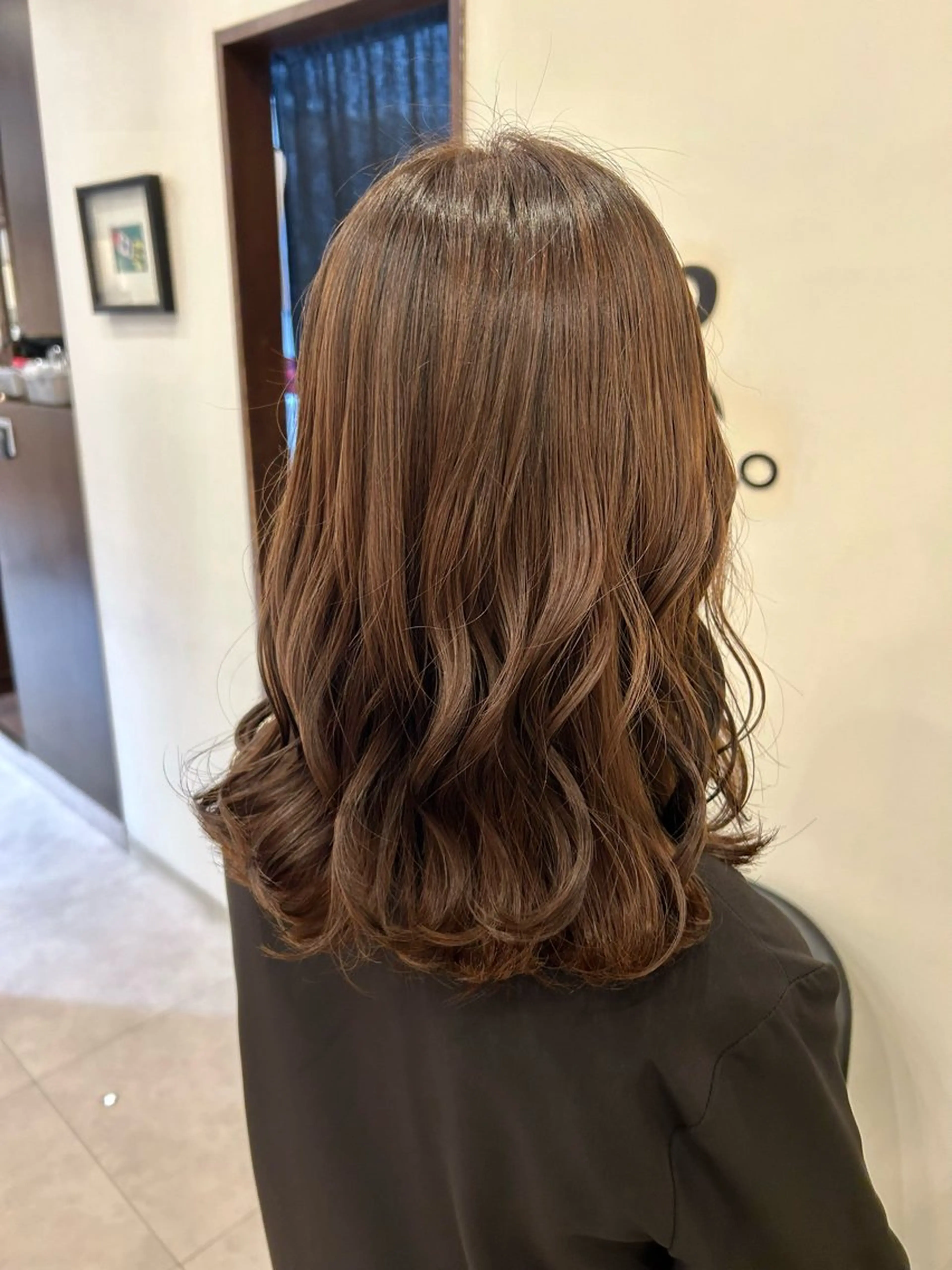 ロング 高野 愛子のヘアスタイル