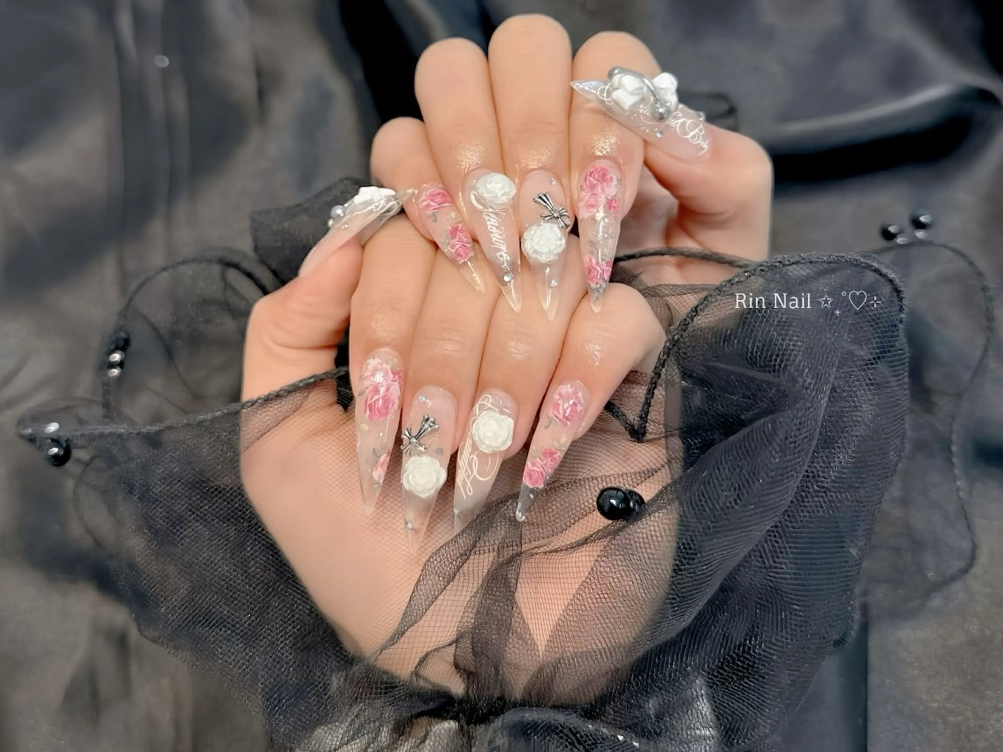 ネイル チークネイル 桜ネイル クリアネイル ドット フラワーネイル ハンドネイル フエン Rinネイルのネイルデザイン