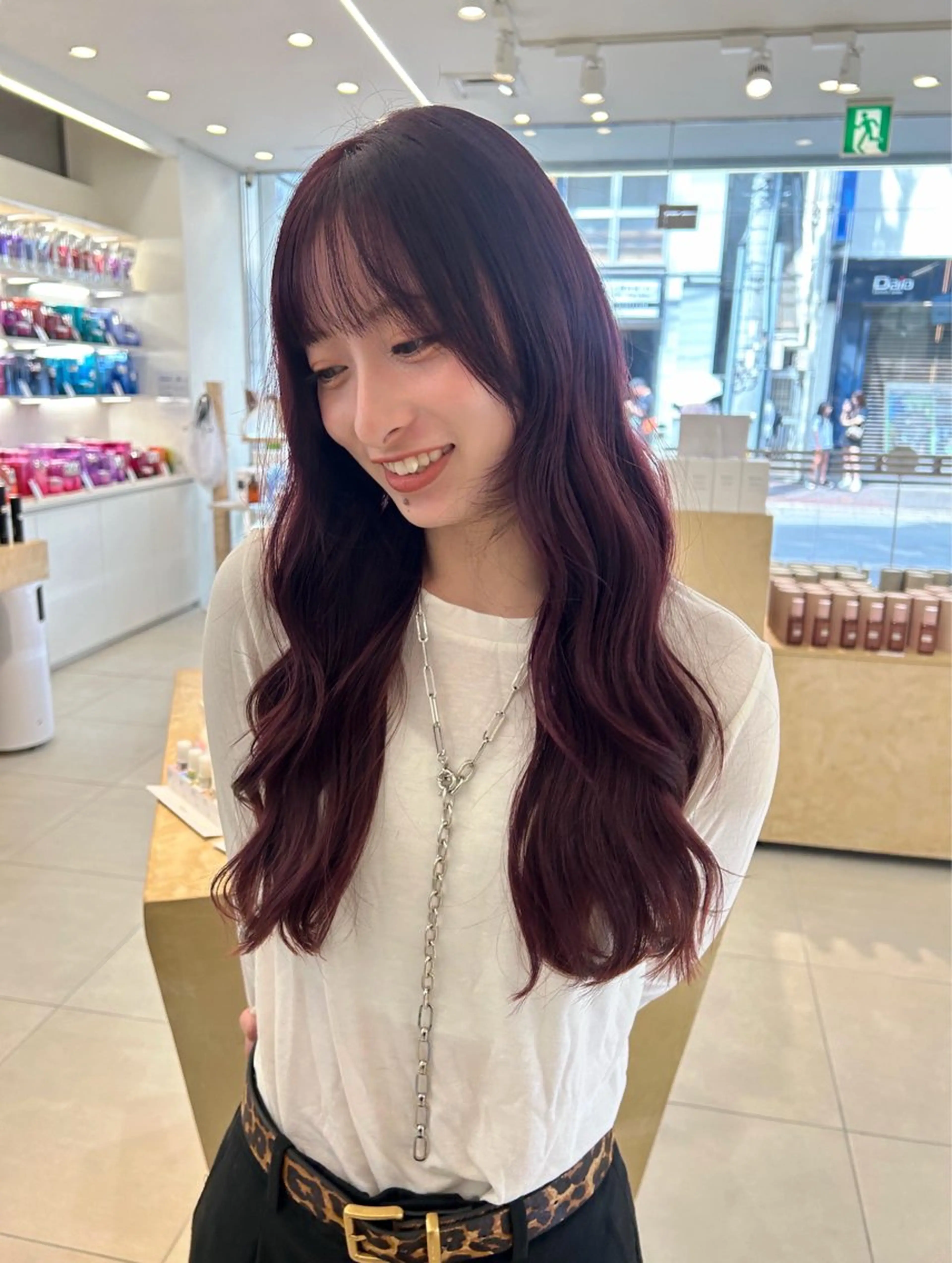 ロング オカモト ケイのヘアスタイル