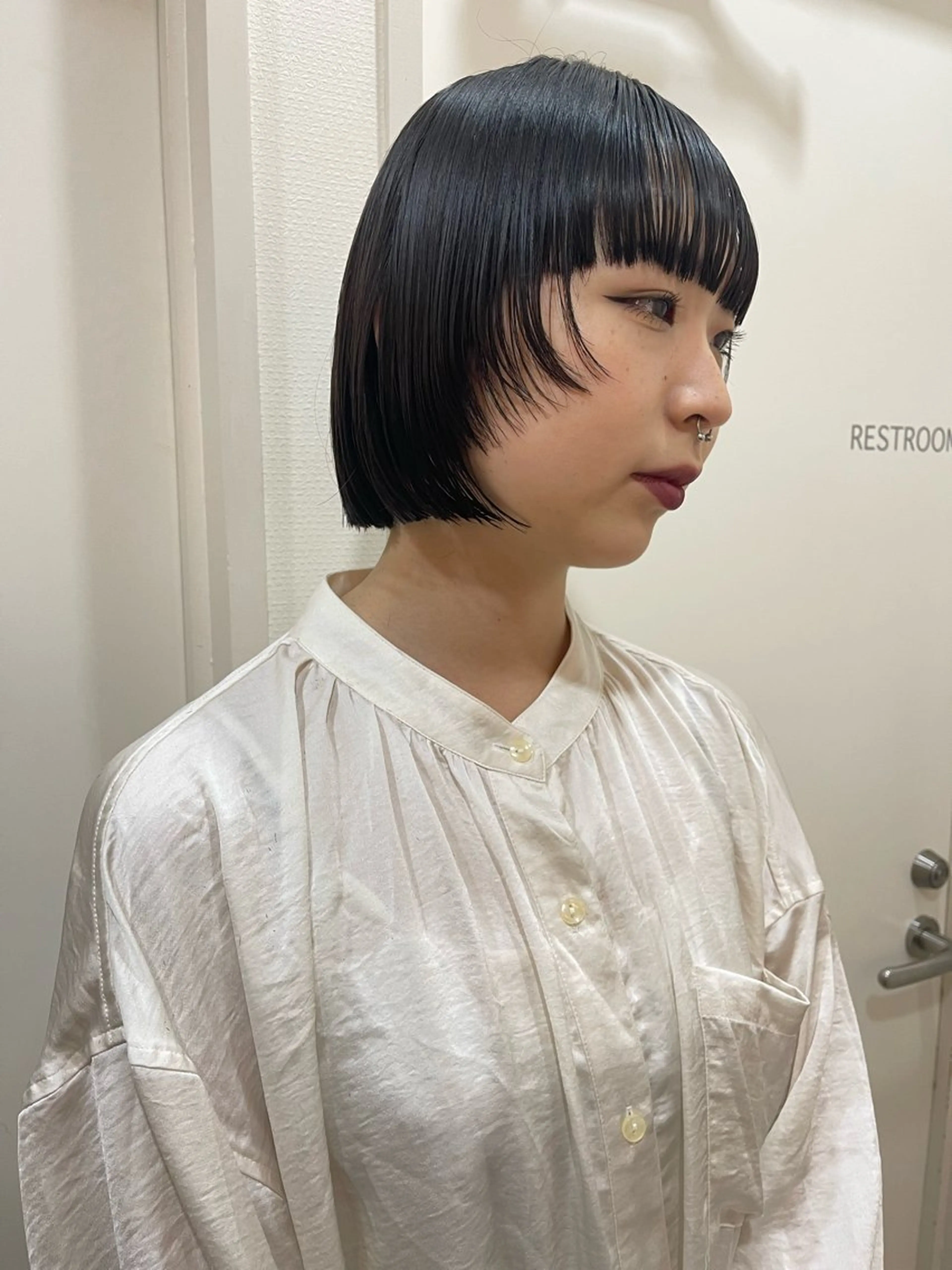 ミディアム ボブ 顔まわりレイヤー 顔周りカット レイヤーカット ウルフカット カット guild.所属・アトム/ウルフ パーマ/レイヤーのヘアスタイル