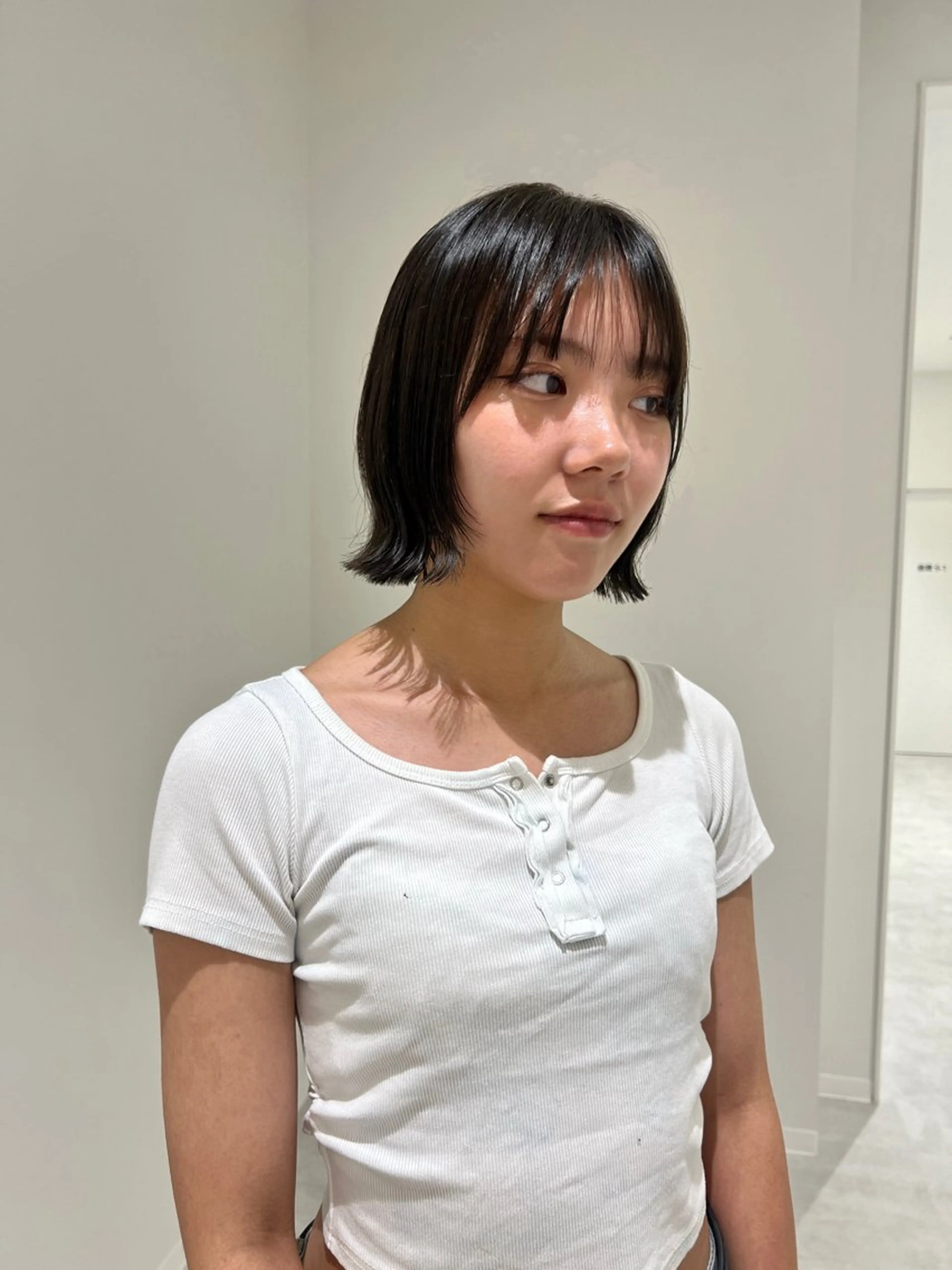 ミディアム カット りな/ボブ /ダブルカラーのヘアスタイル