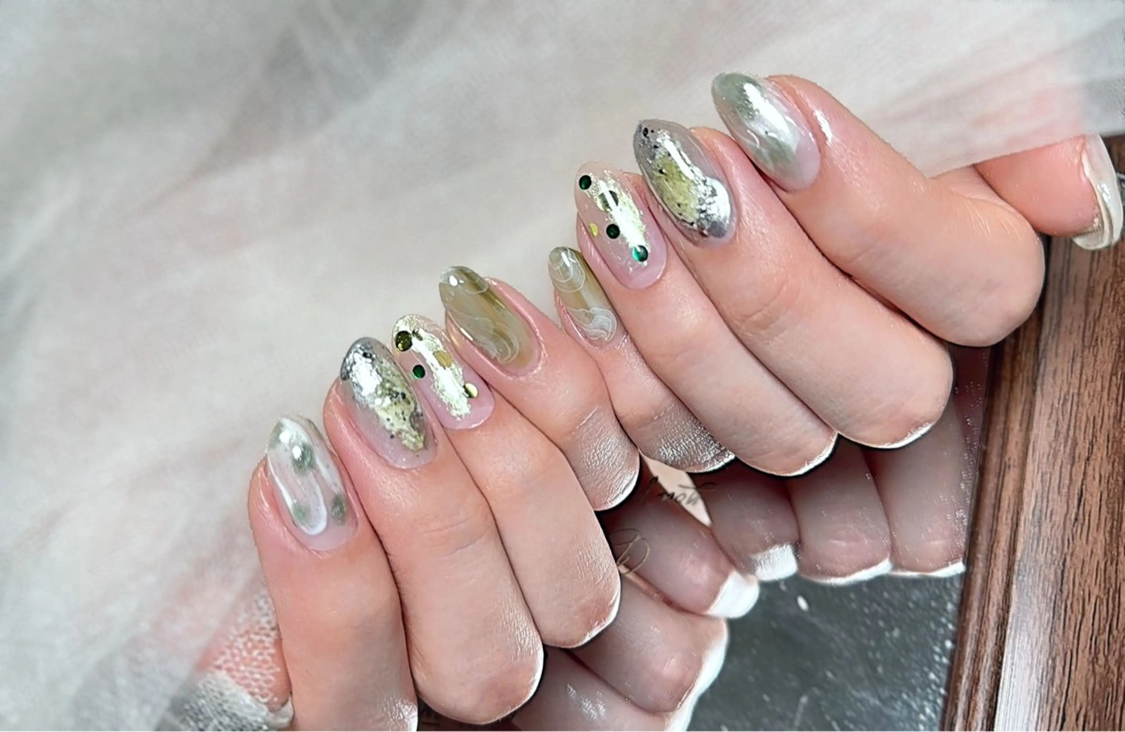 ネイル ハンドネイル YUMI ニュアンスnailsのネイルデザイン