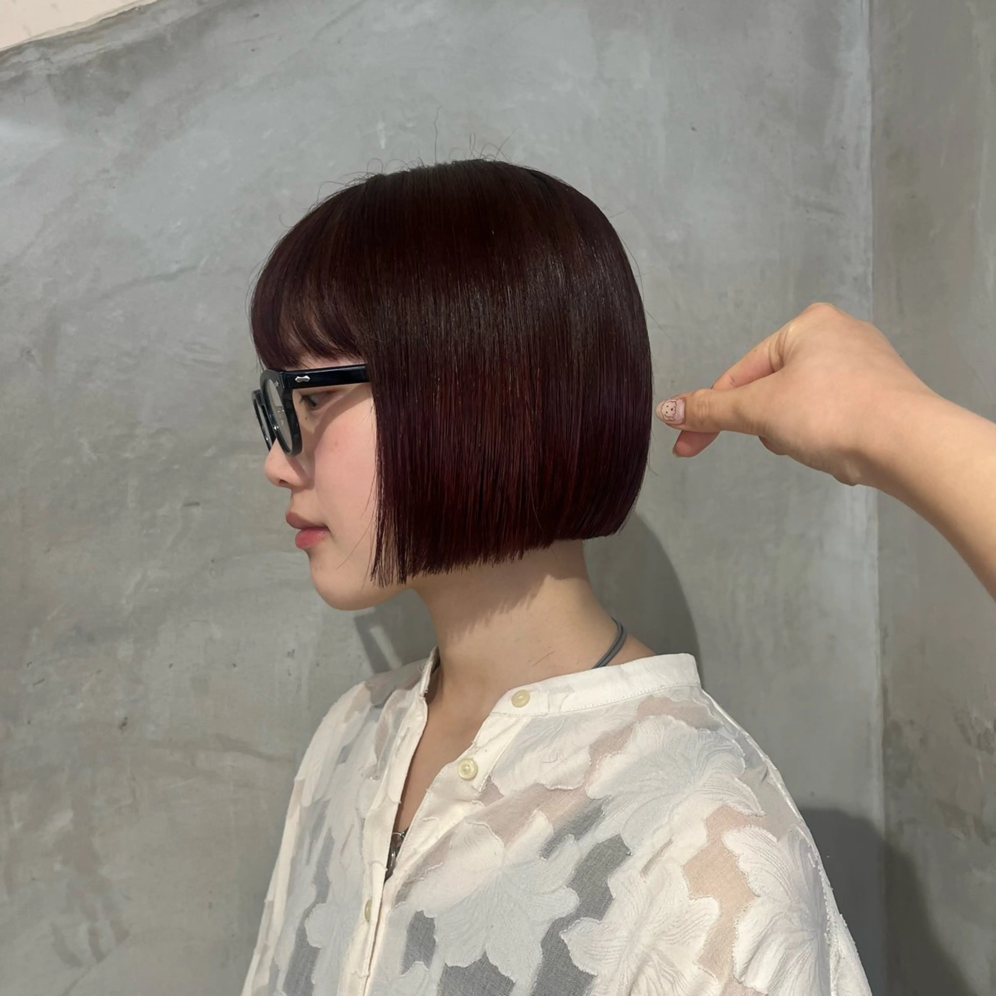 ミディアム カット ヘアカラー トリートメント 切りっぱなしボブ/ 艶カラー/綾莉のヘアスタイル