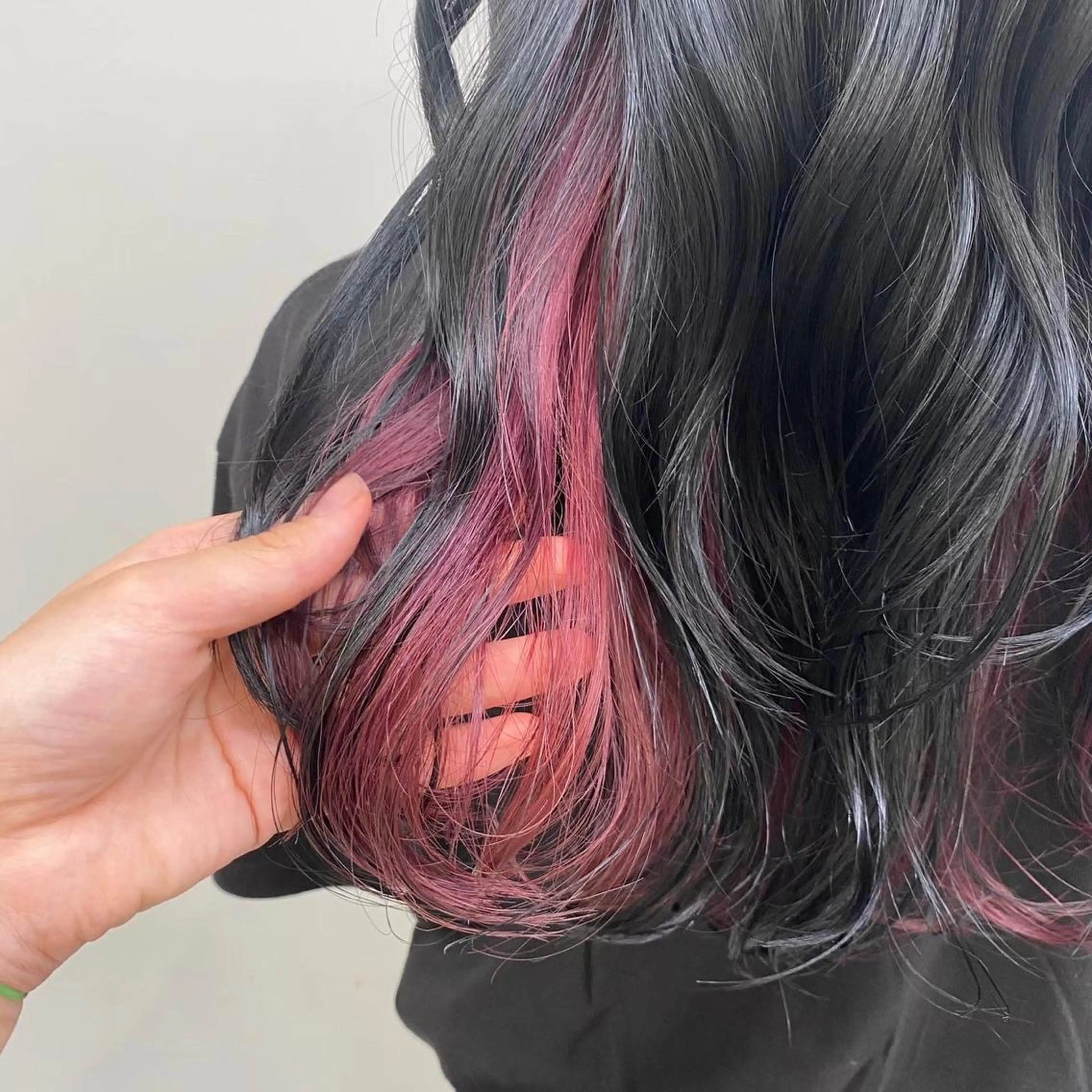 セミロング カラー ヘアカラー サロウィン新宿三丁目East所属・顔周りレイヤー/新宿 /モテ艶カラー/航介のヘアスタイル