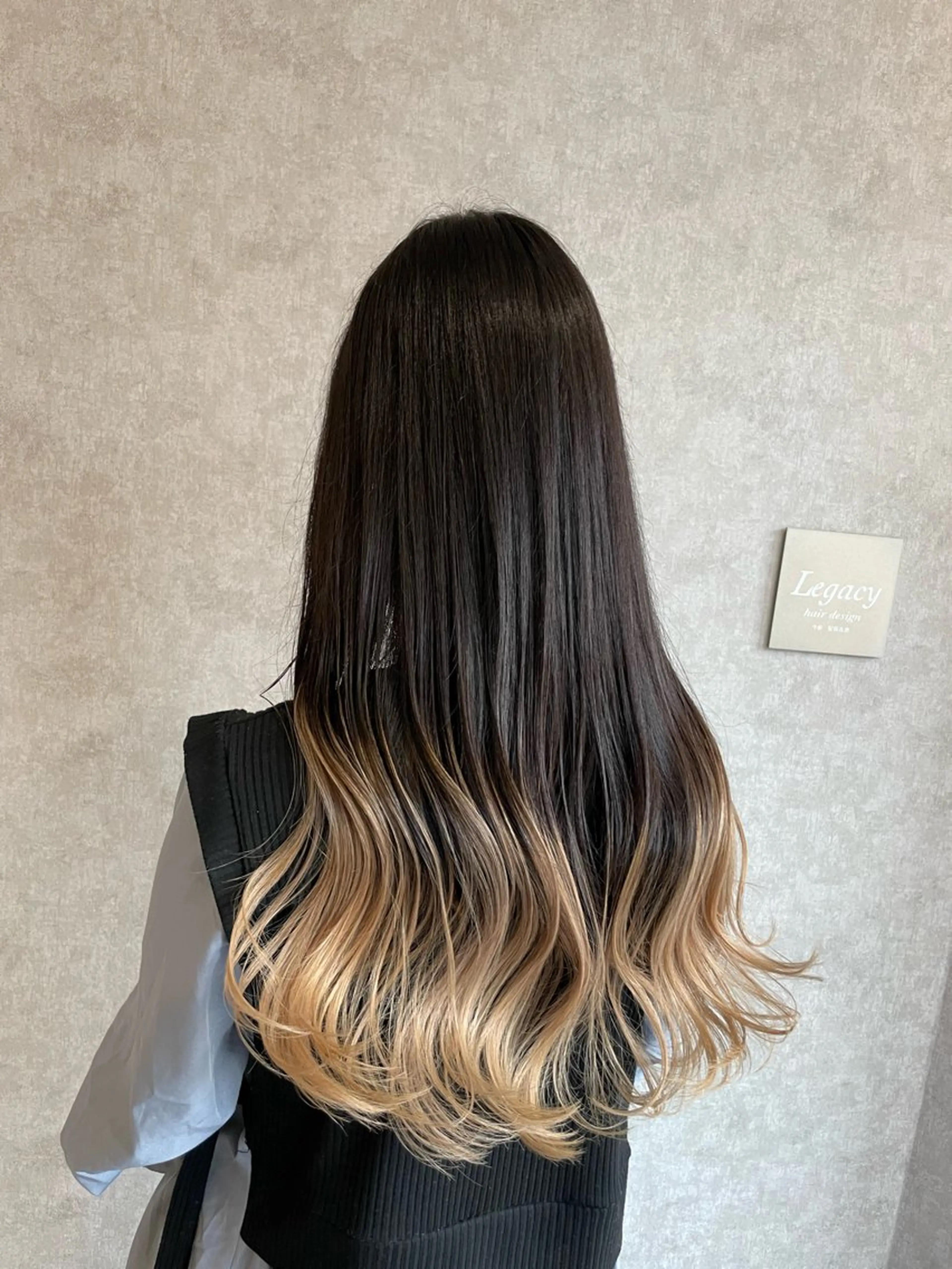 ロング カラー ベージュカラー ブリーチ ケアブリーチ 透明感カラー グラデーションカラー ヘアカラー バレイヤージュ特化｜ Takuのヘアスタイル